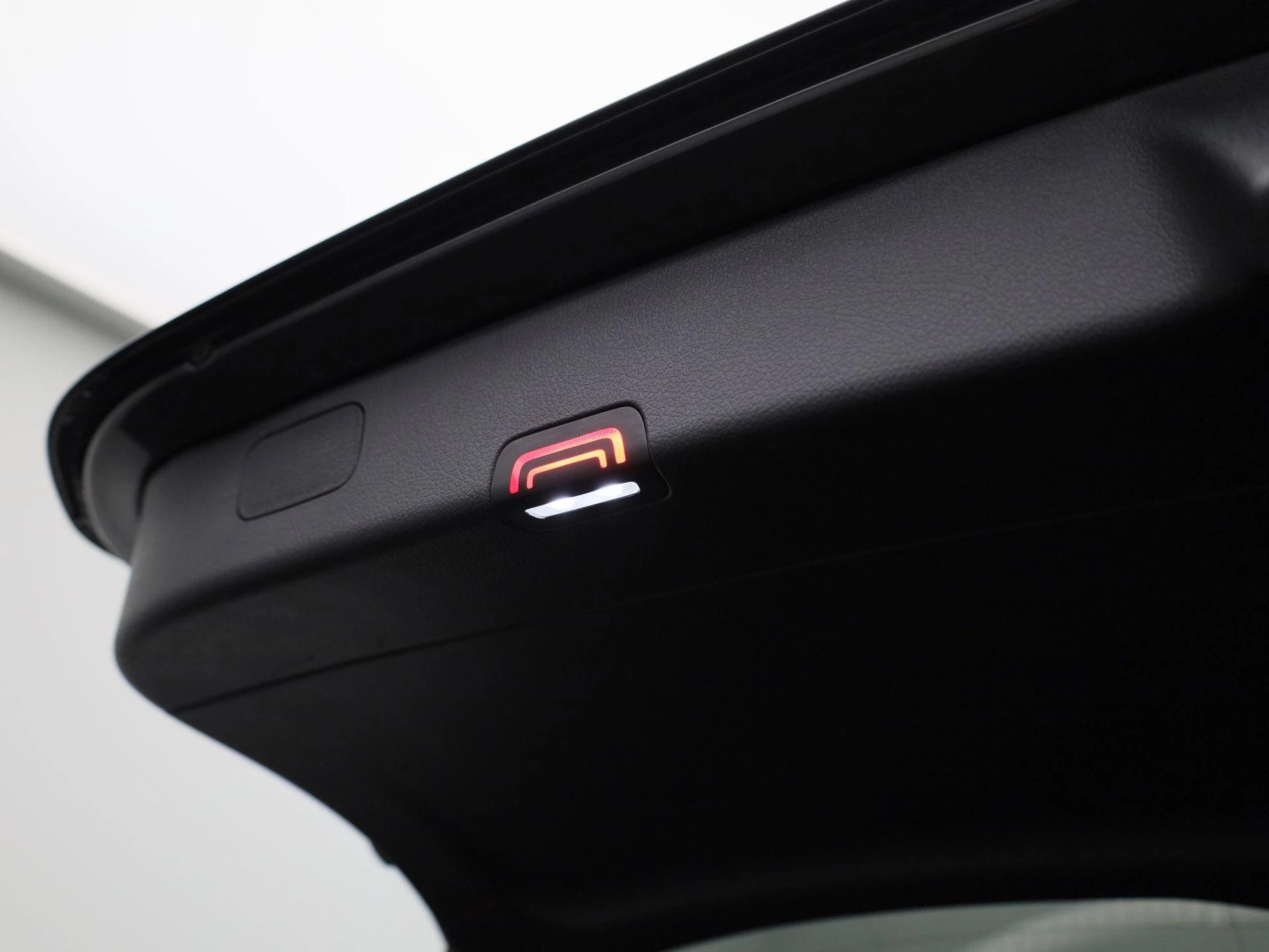 Mercedes-Benz-C-Klasse-image-12