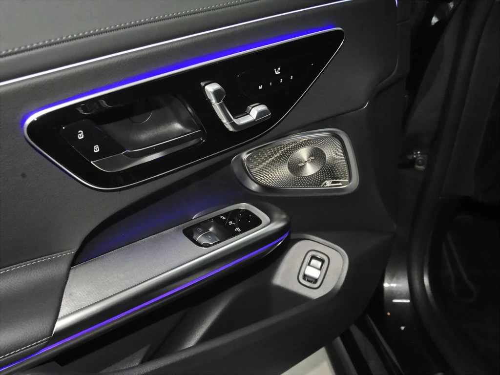 Mercedes-Benz-CLE 200-image-13
