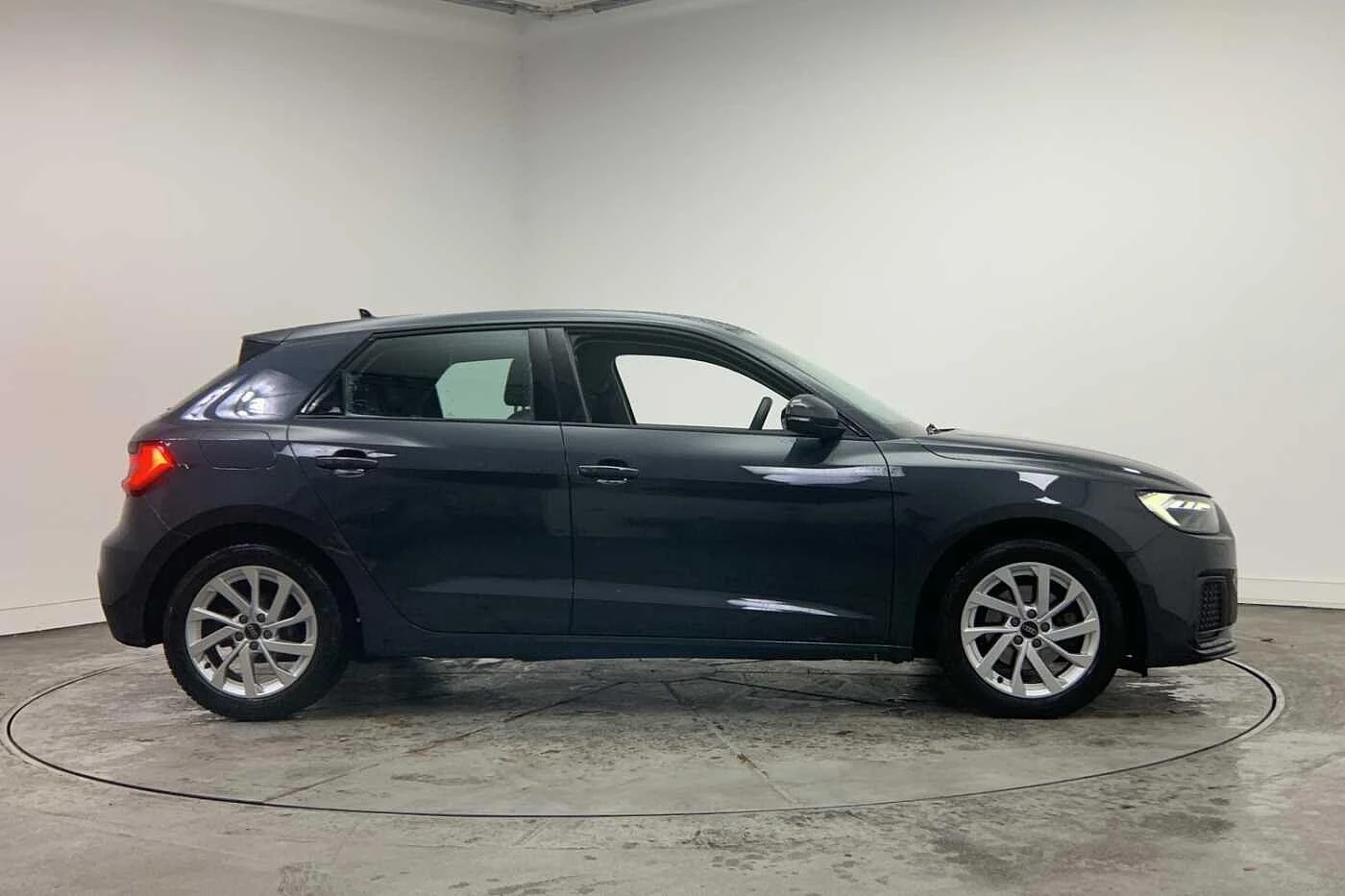 Audi-A1 Sportback-image-3