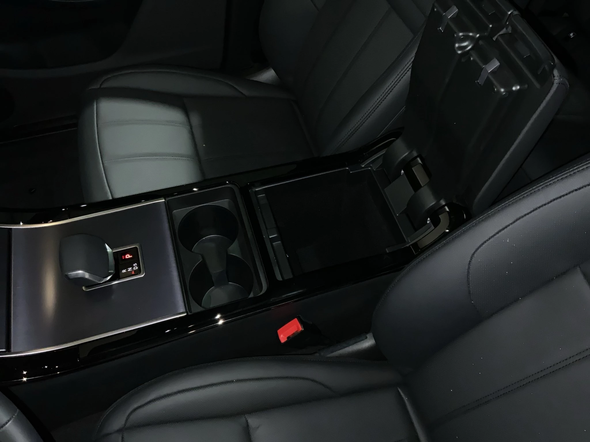 Land Rover-Range Rover Evoque-image-18
