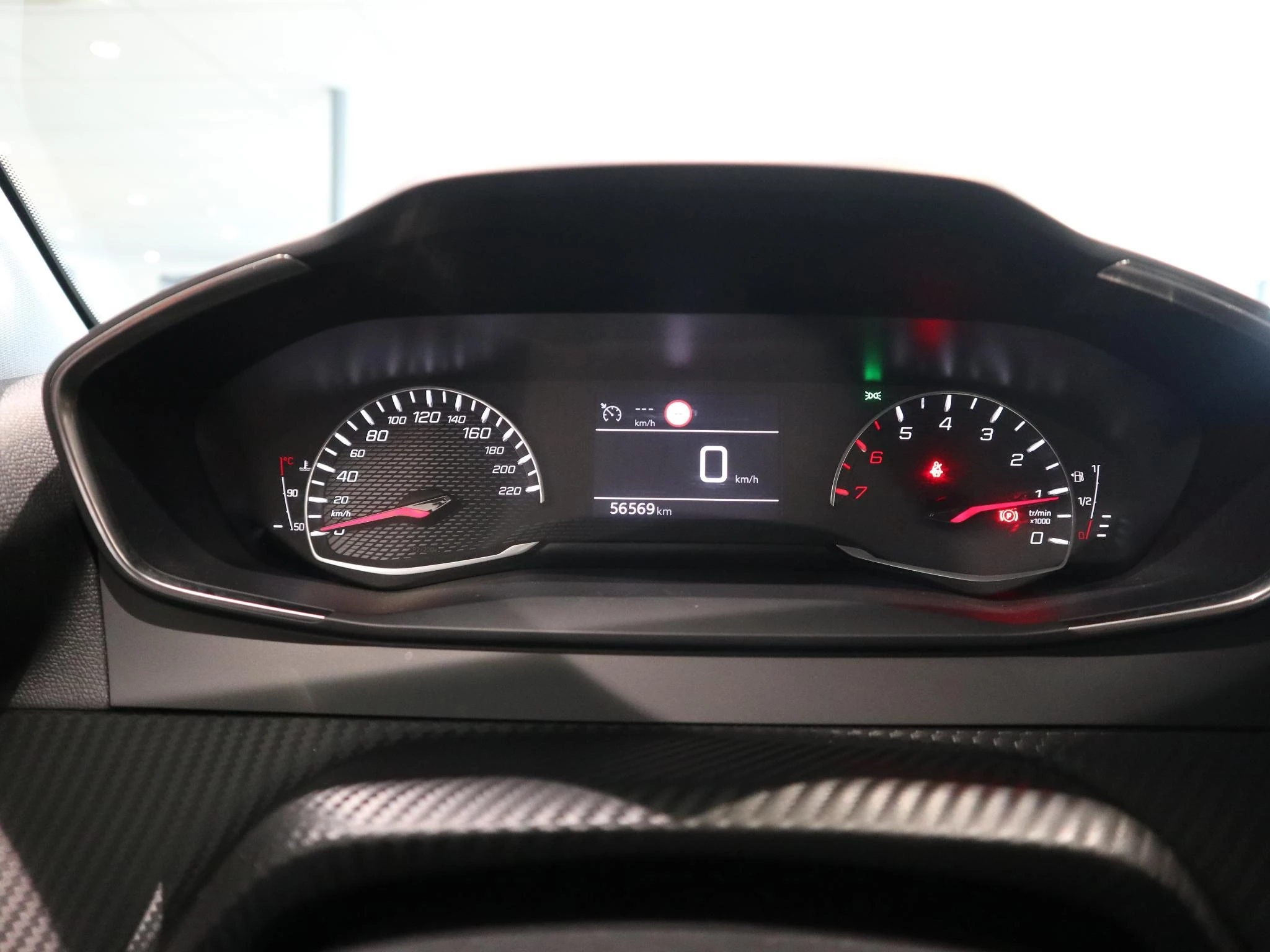 Peugeot-208-image-11