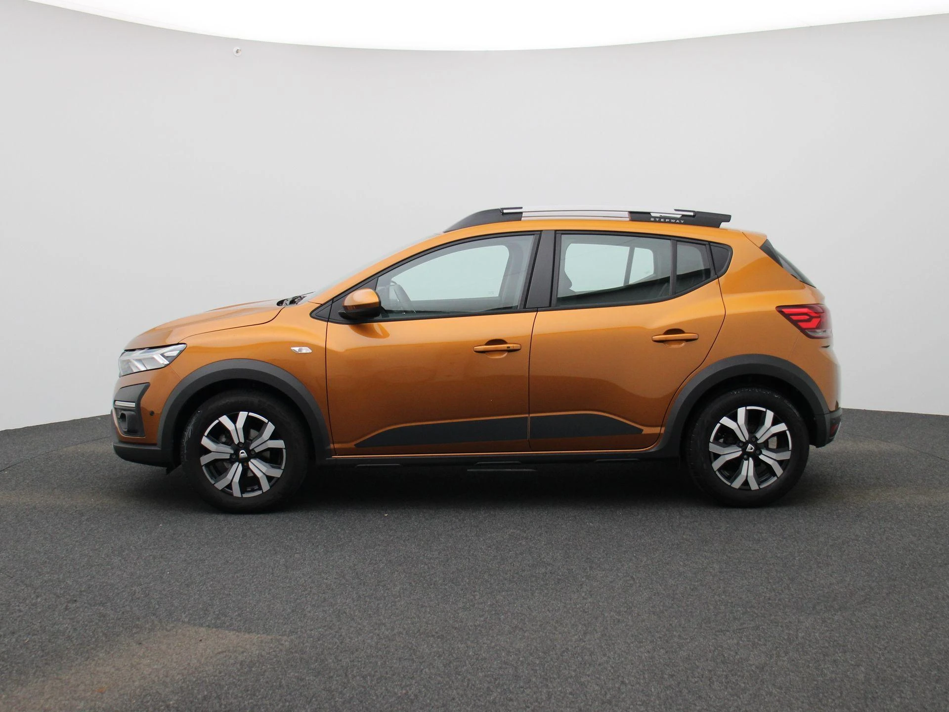 Dacia-Sandero Stepway-image-3