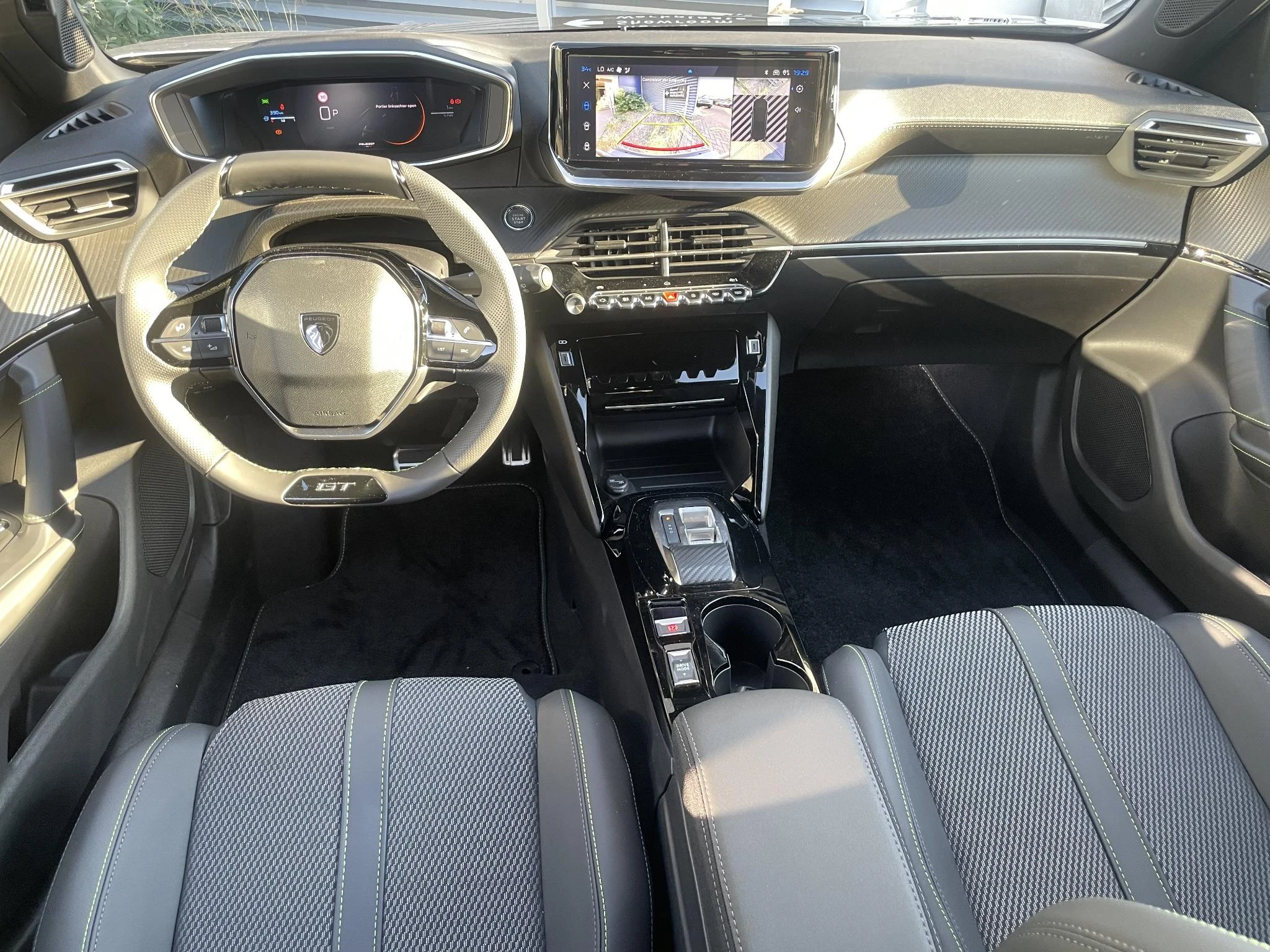 Peugeot-2008-image-11