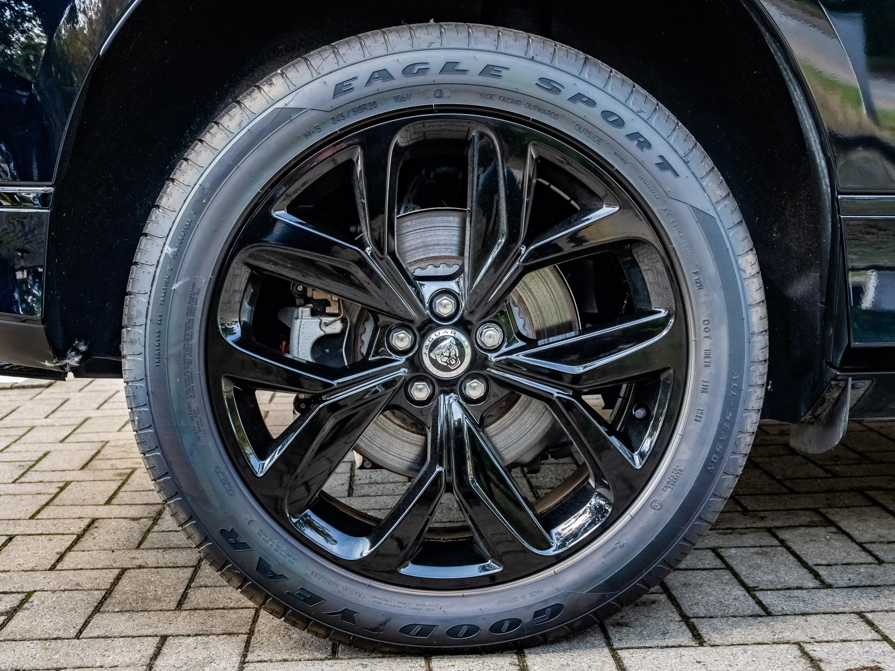 Jaguar-I-PACE-image-9