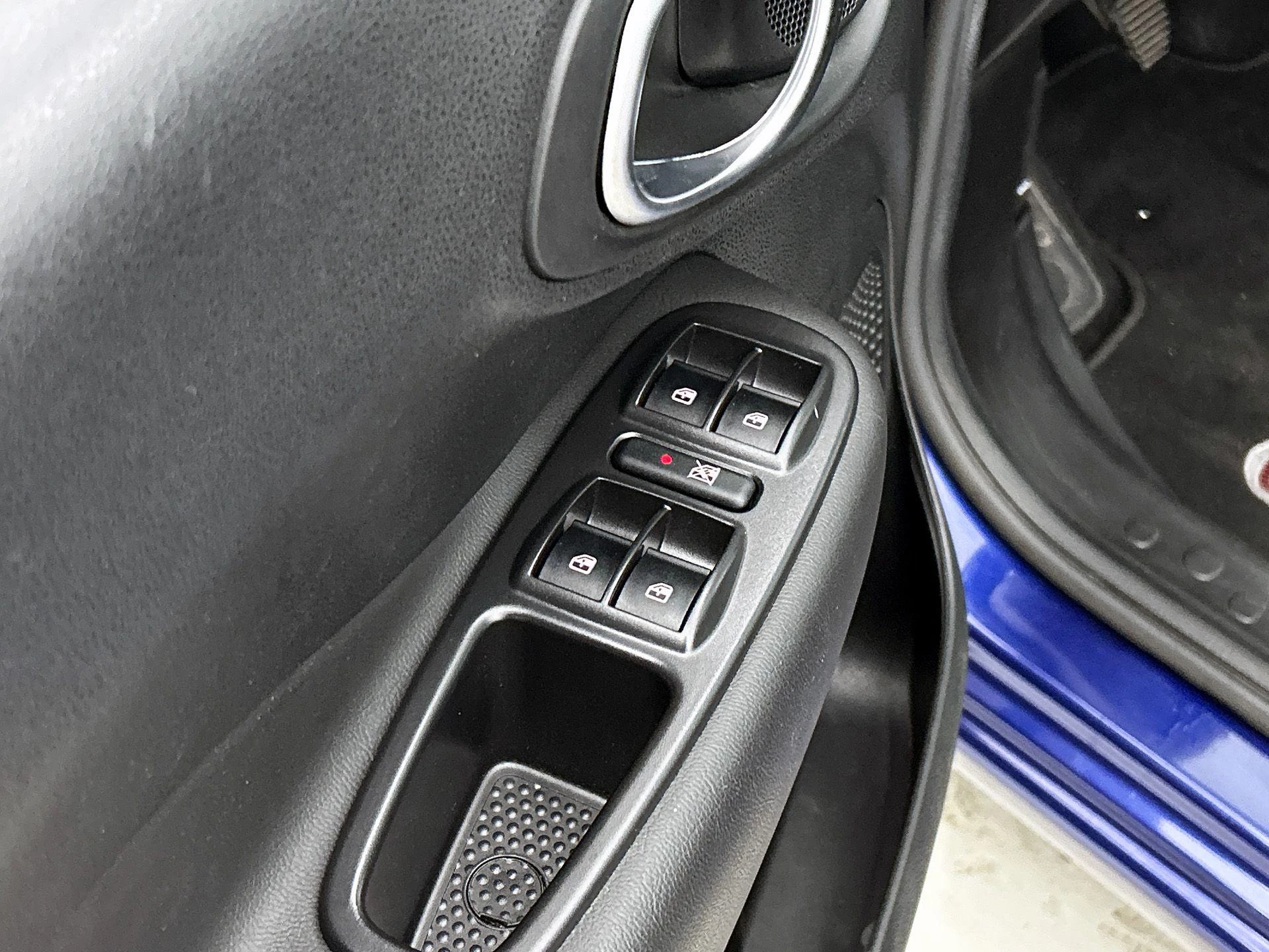 Fiat-500L-image-28