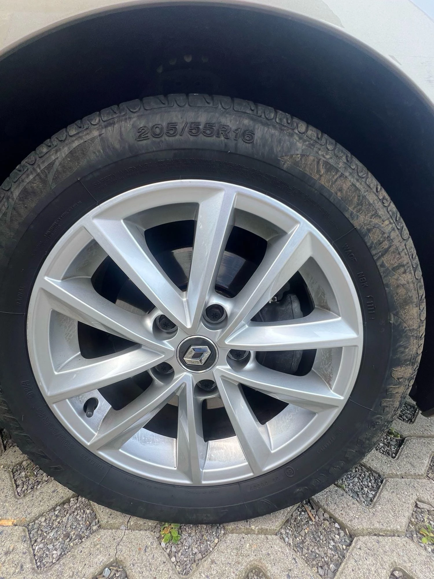Renault-Mégane Grand Tour-image-18