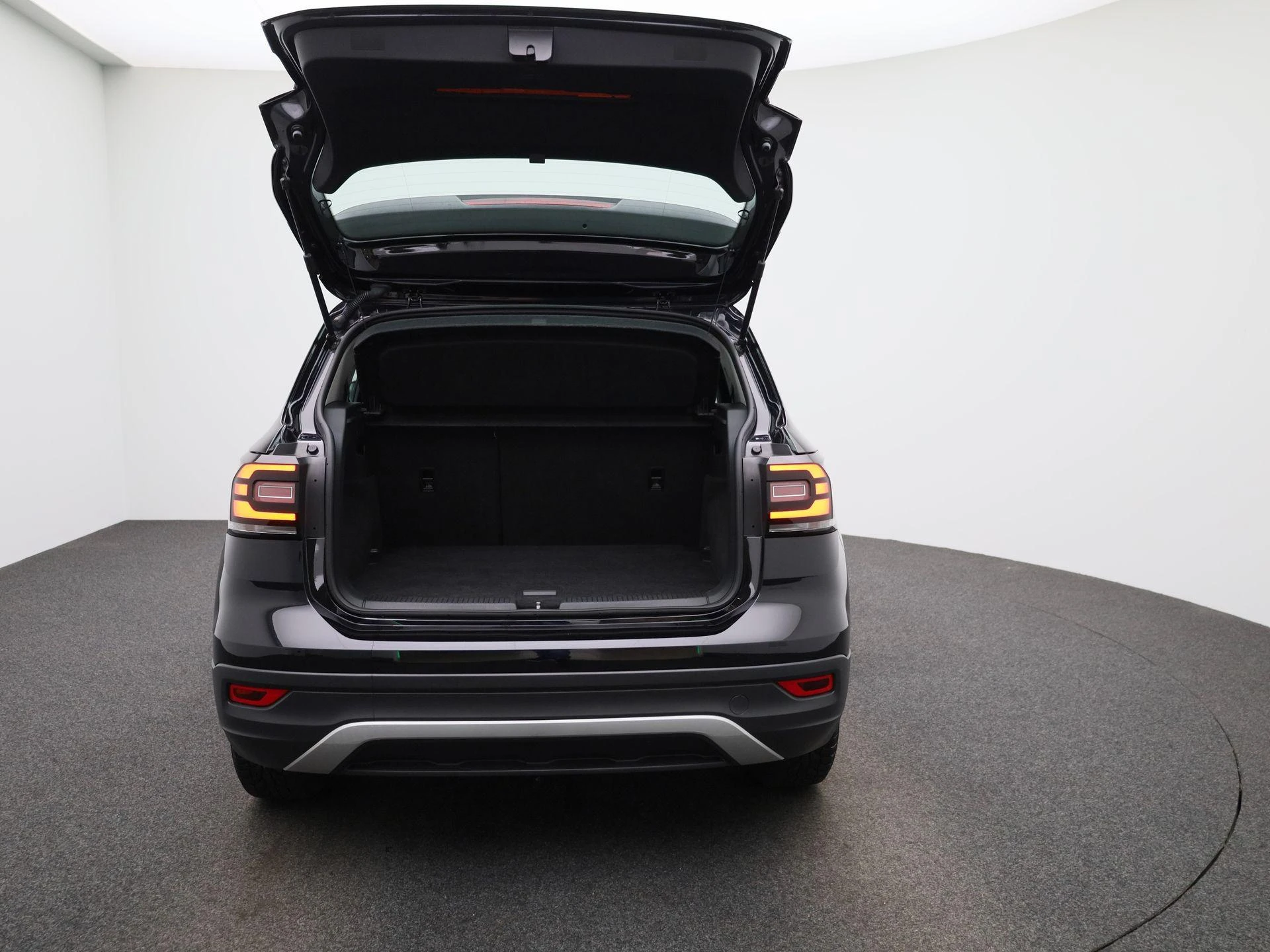 Volkswagen-T-Cross-image-10