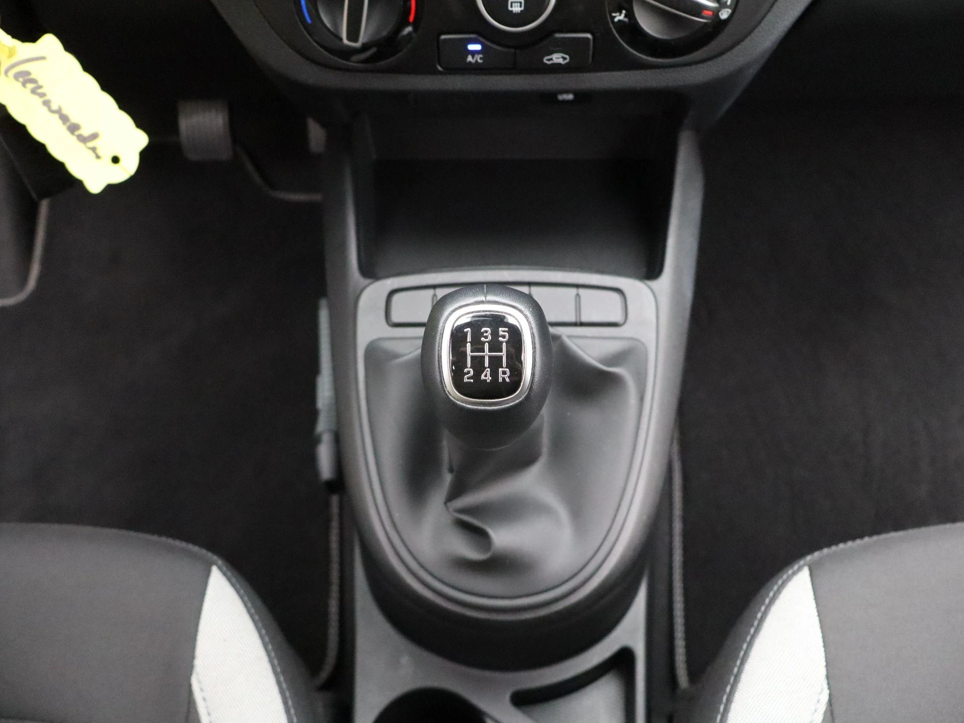 Hyundai-i10-image-9