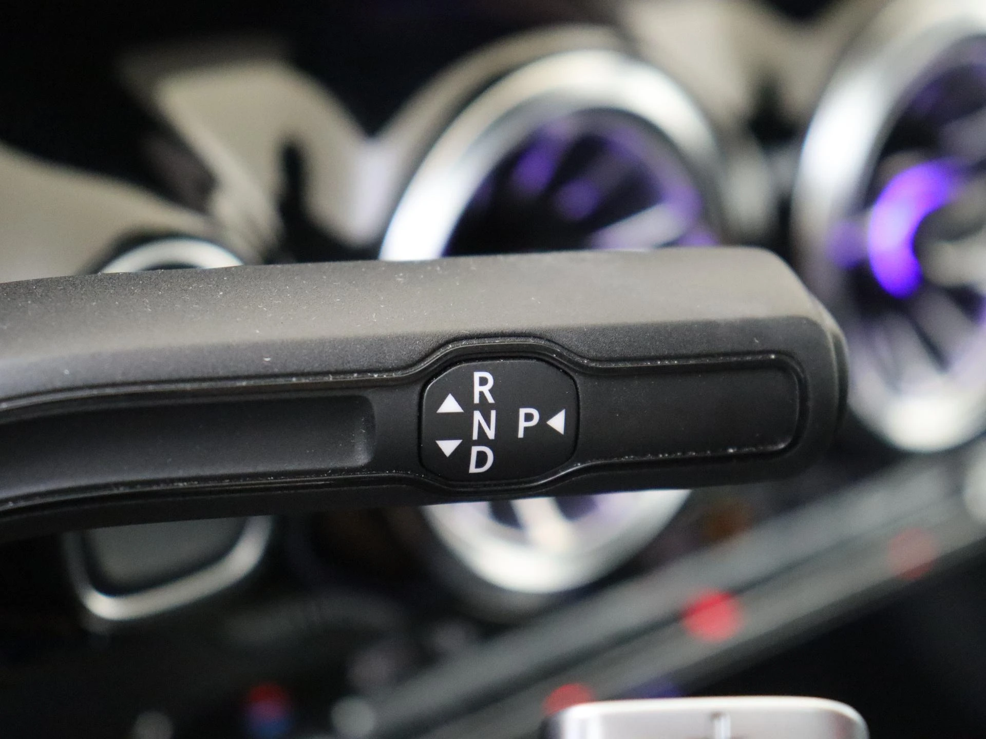 Mercedes-Benz-GLA-image-14