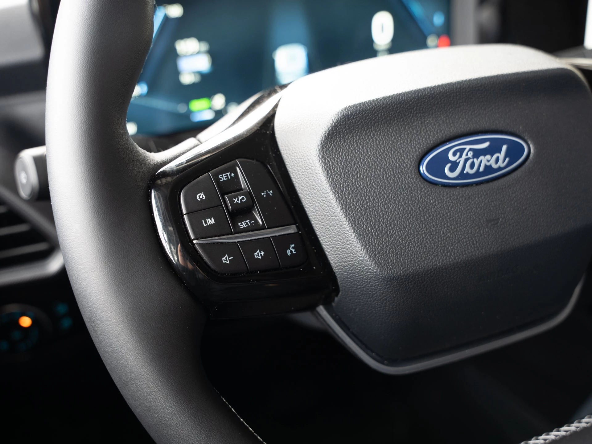 Ford Transit Courier Trend E 4-türig KLIMA*LED*WINT.PKT