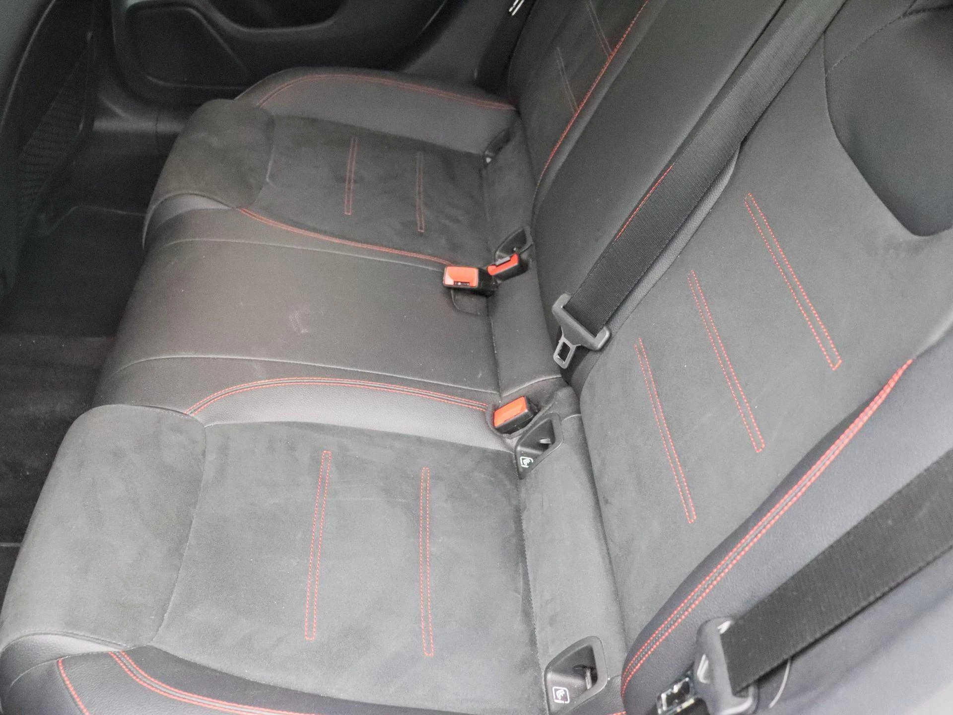 Mercedes-Benz CLA 180 Shooting Brake + AMG LINE + CARPLAY + CAMERA +