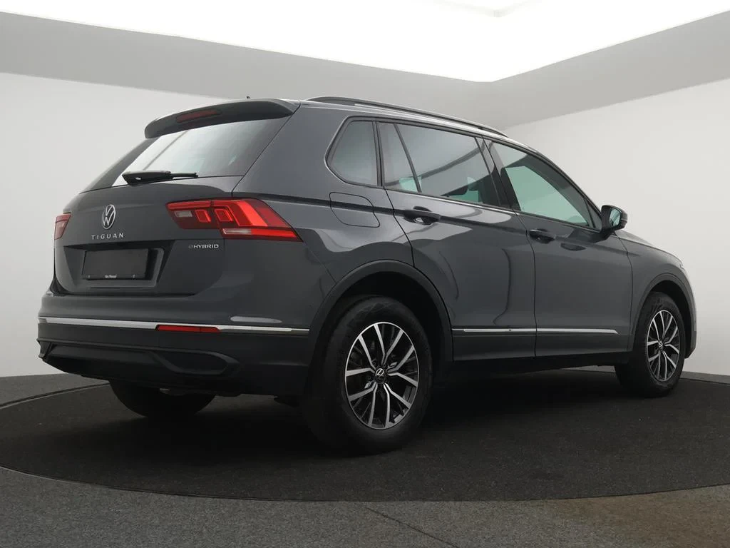 Volkswagen-Tiguan-image-1