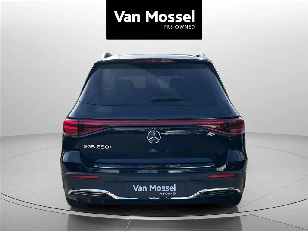 Mercedes-Benz-EQB-image-5