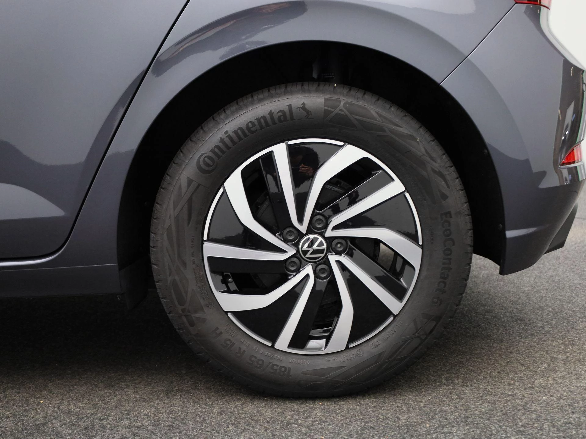 Volkswagen-Polo-image-12