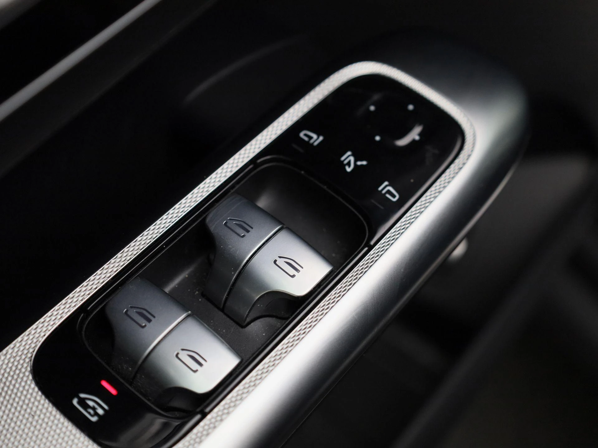 Mercedes-Benz-GLC-image-32