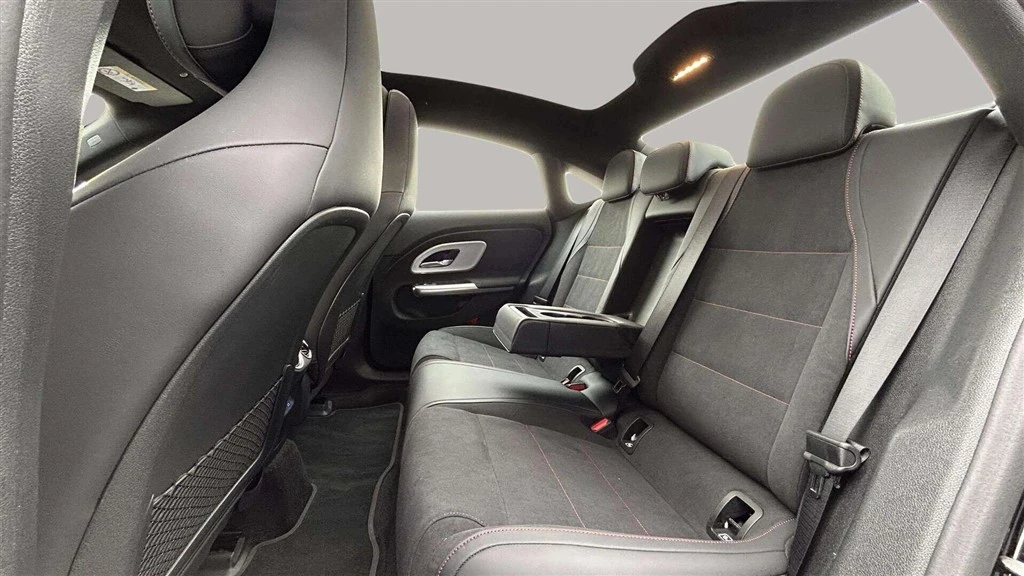 Mercedes-Benz-CLA-image-23