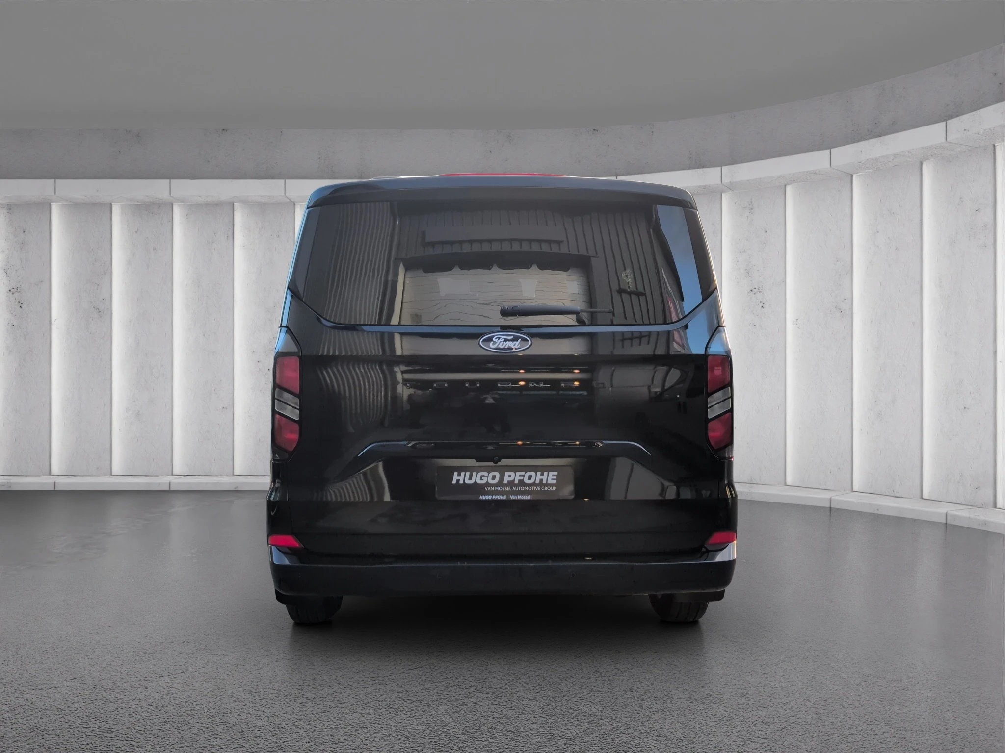 Ford-Tourneo Custom-image-3