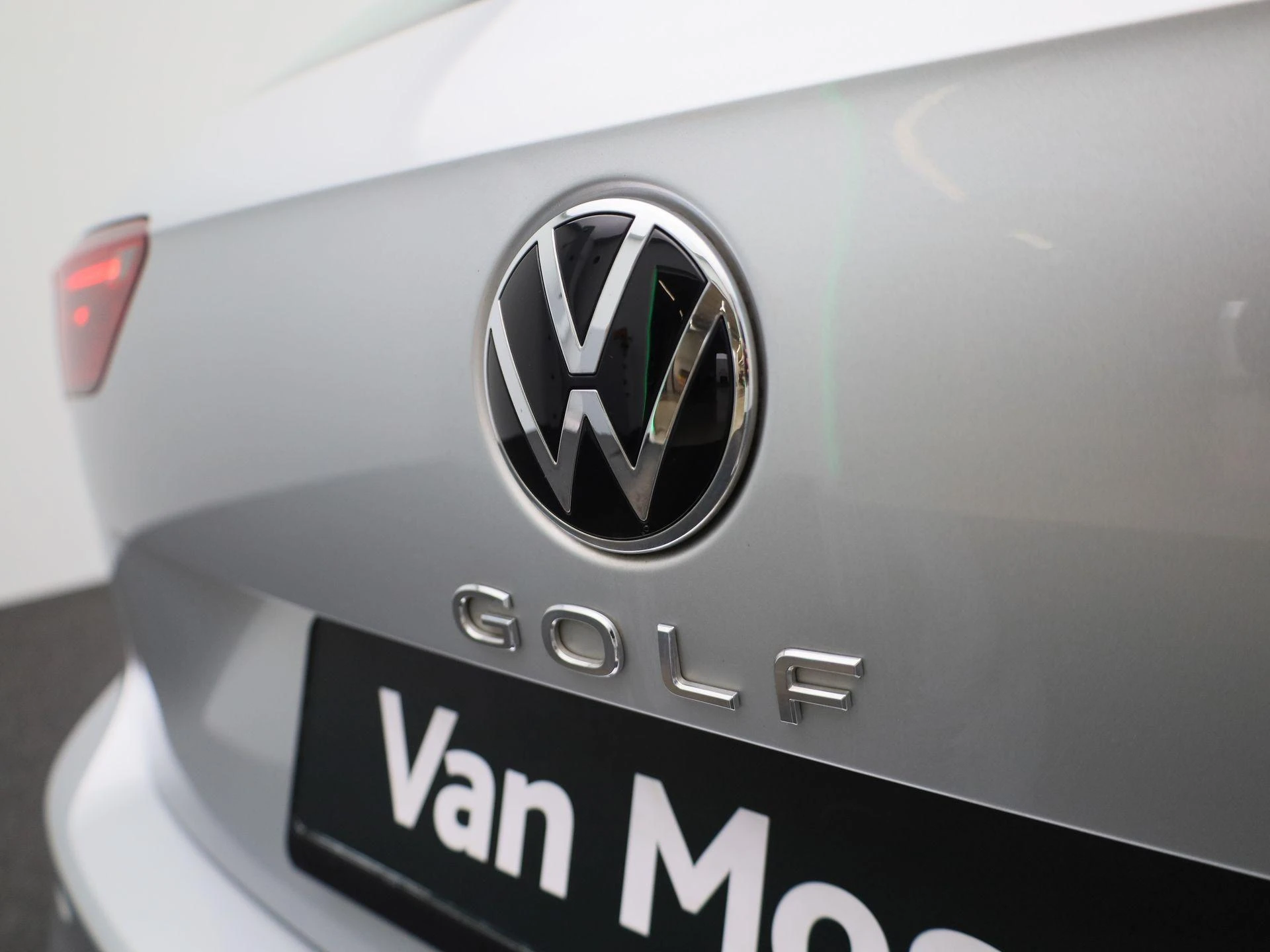 Volkswagen-Golf-image-27