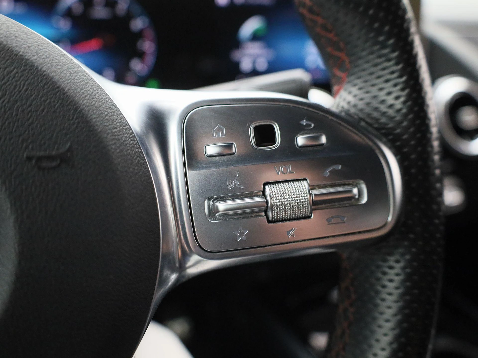 Mercedes-Benz-B-Klasse-image-18
