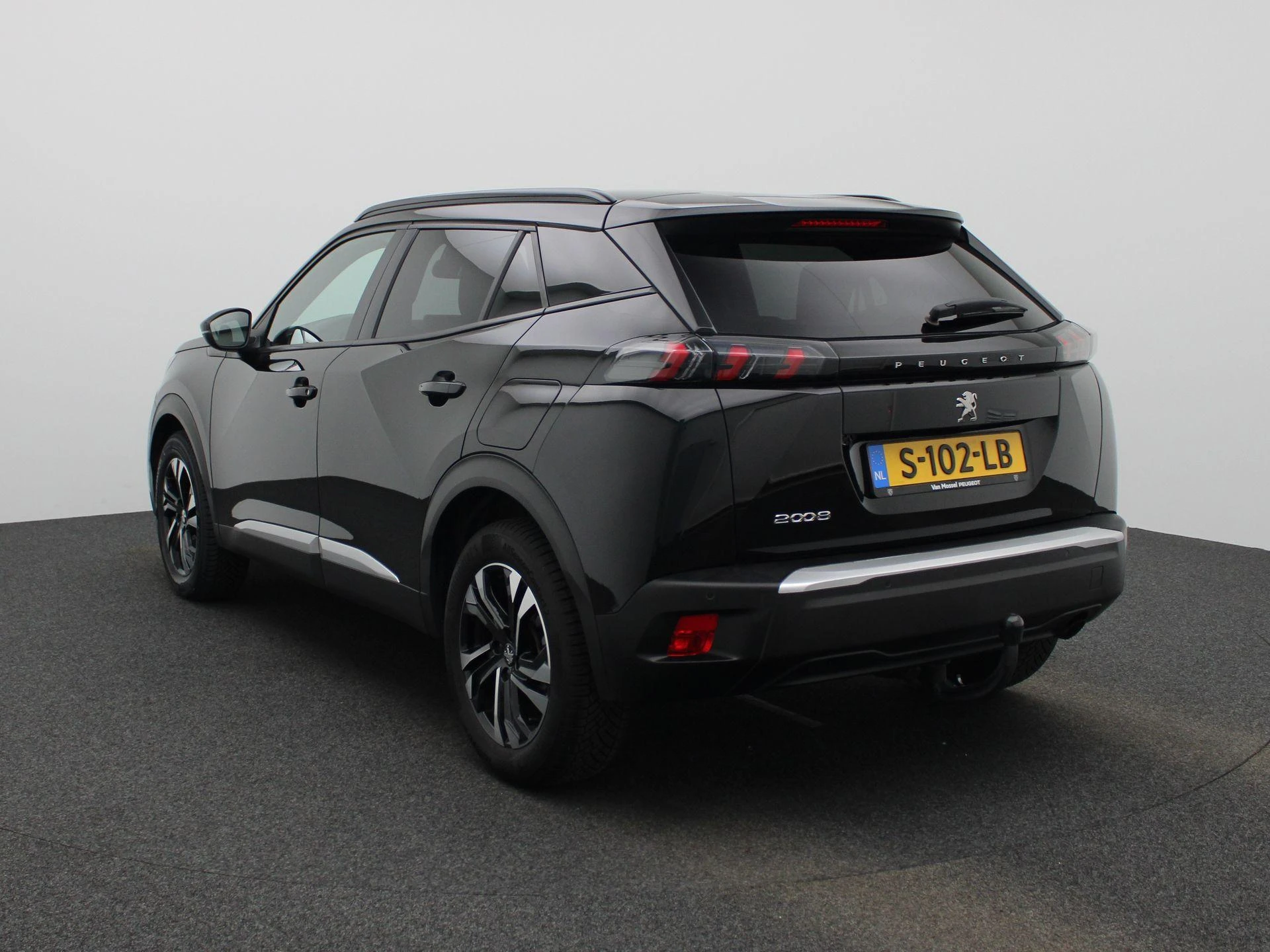 Peugeot-2008-image-1