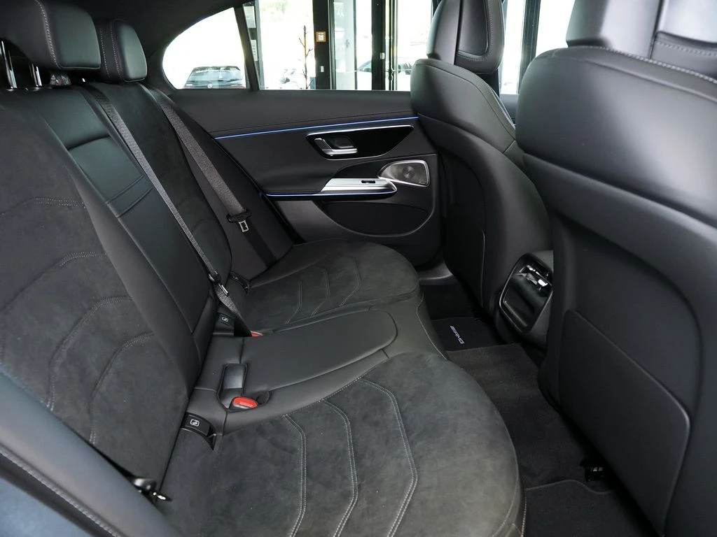 Mercedes-Benz-E-Klasse 200-image-11