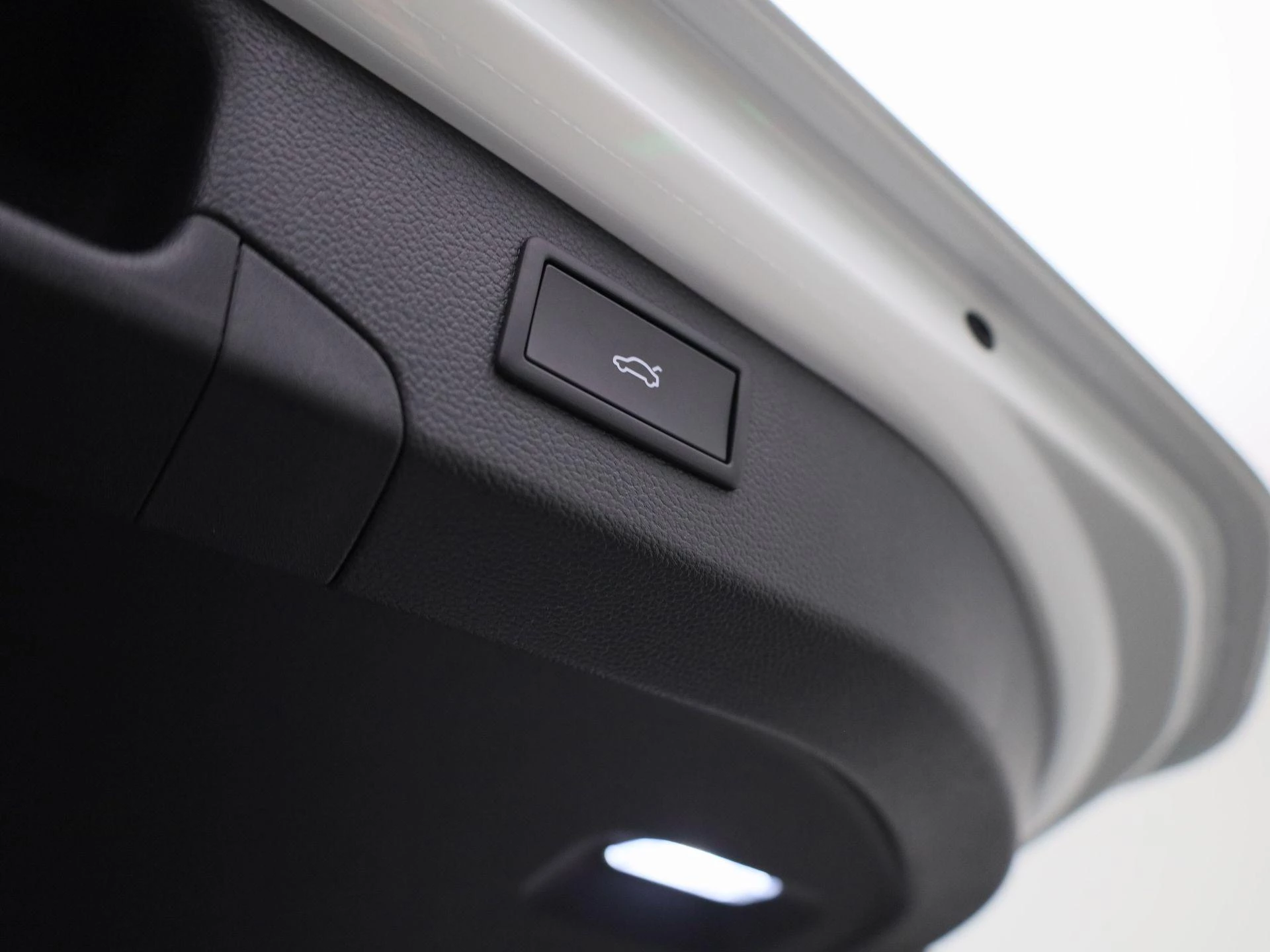 Volkswagen-Passat-image-13