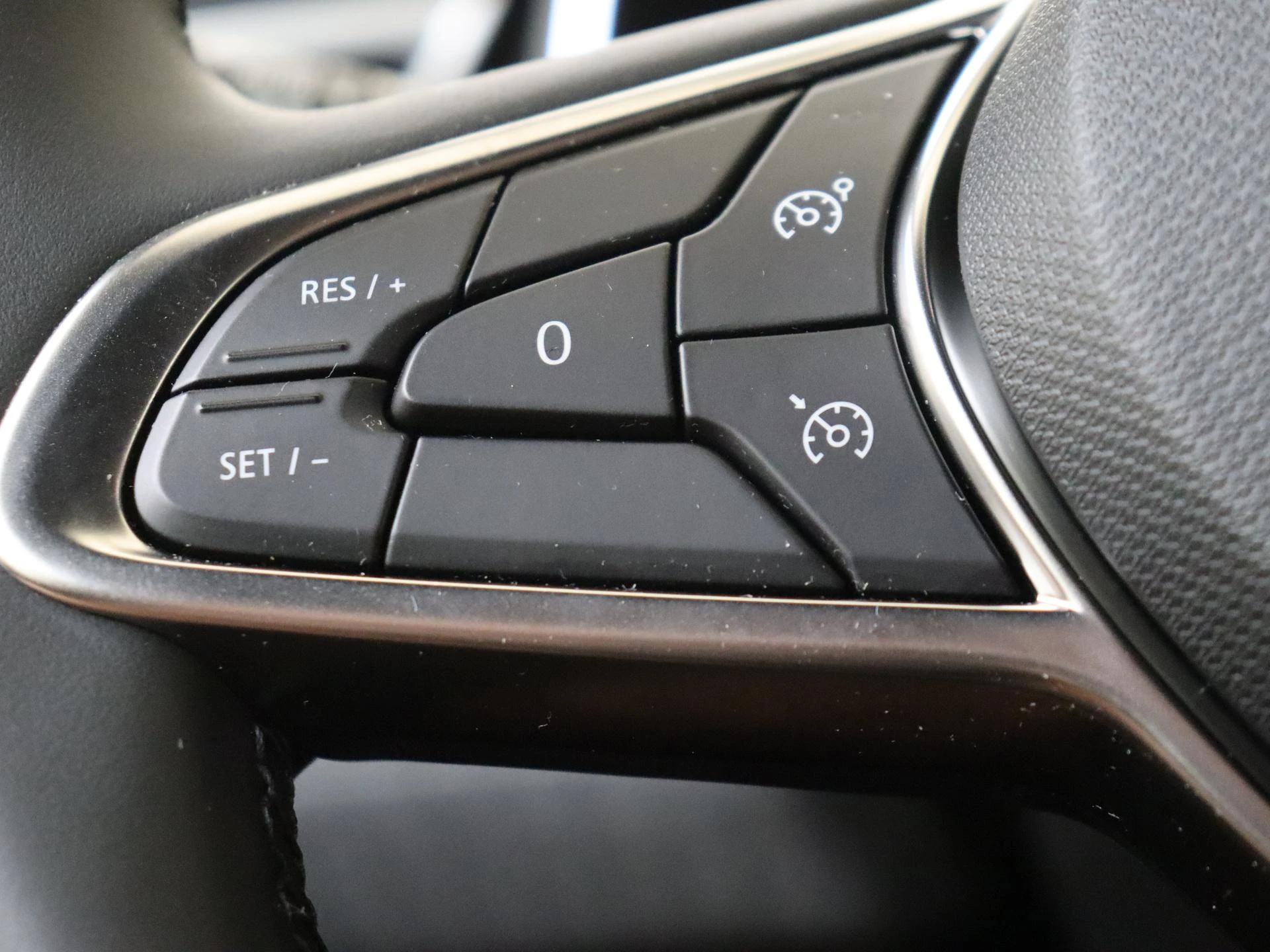 Renault-Clio-image-11