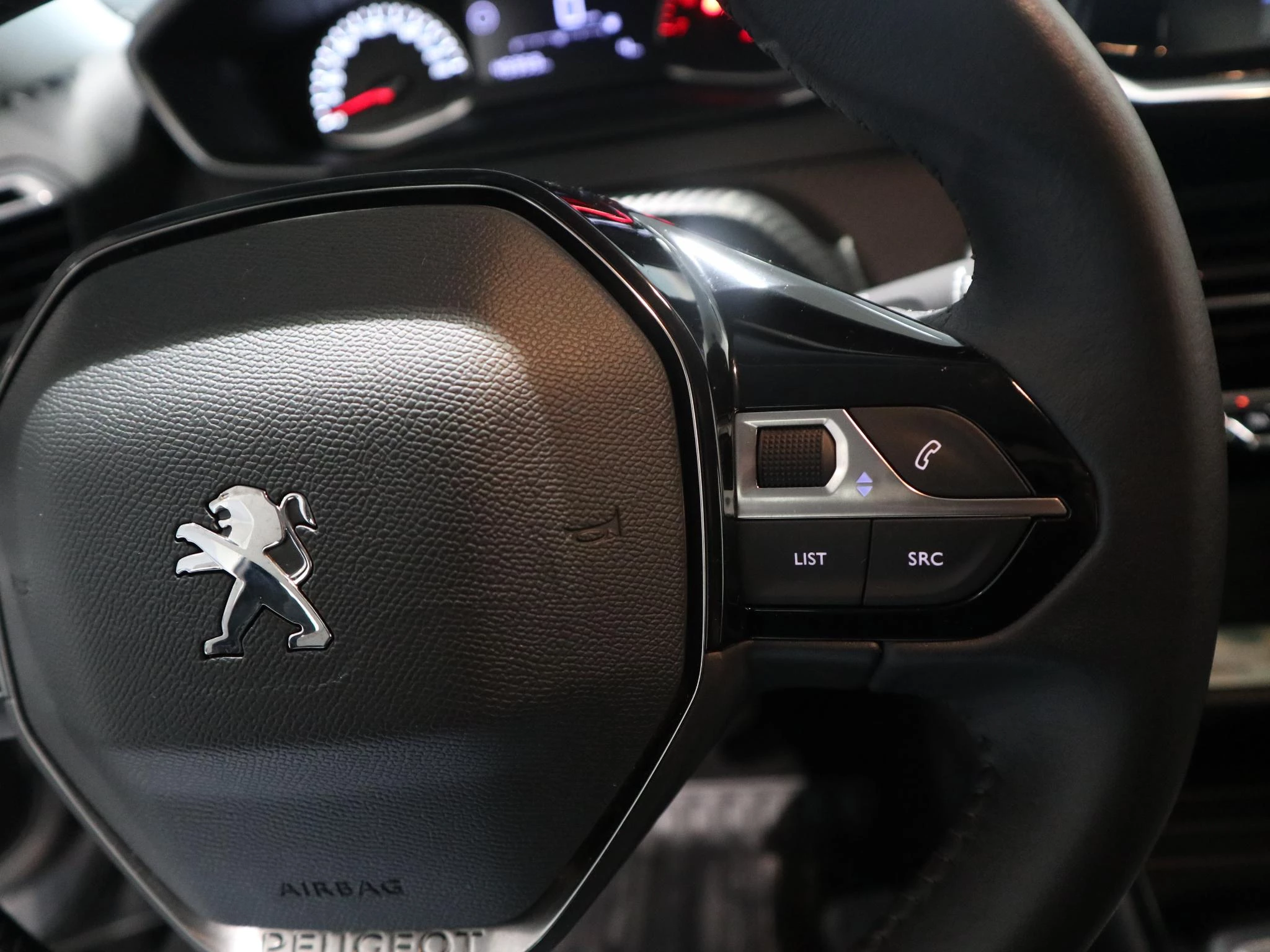 Peugeot-2008-image-13