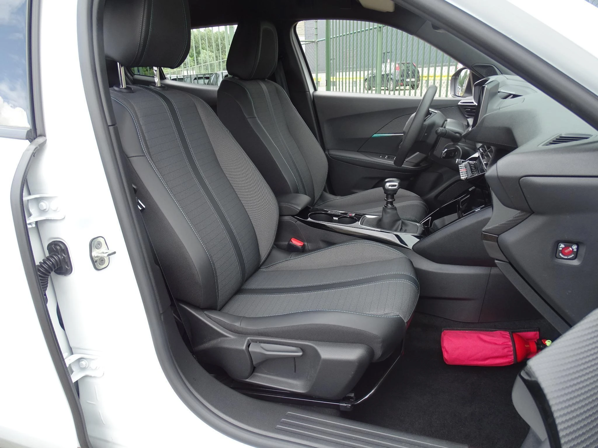Peugeot-2008-image-10