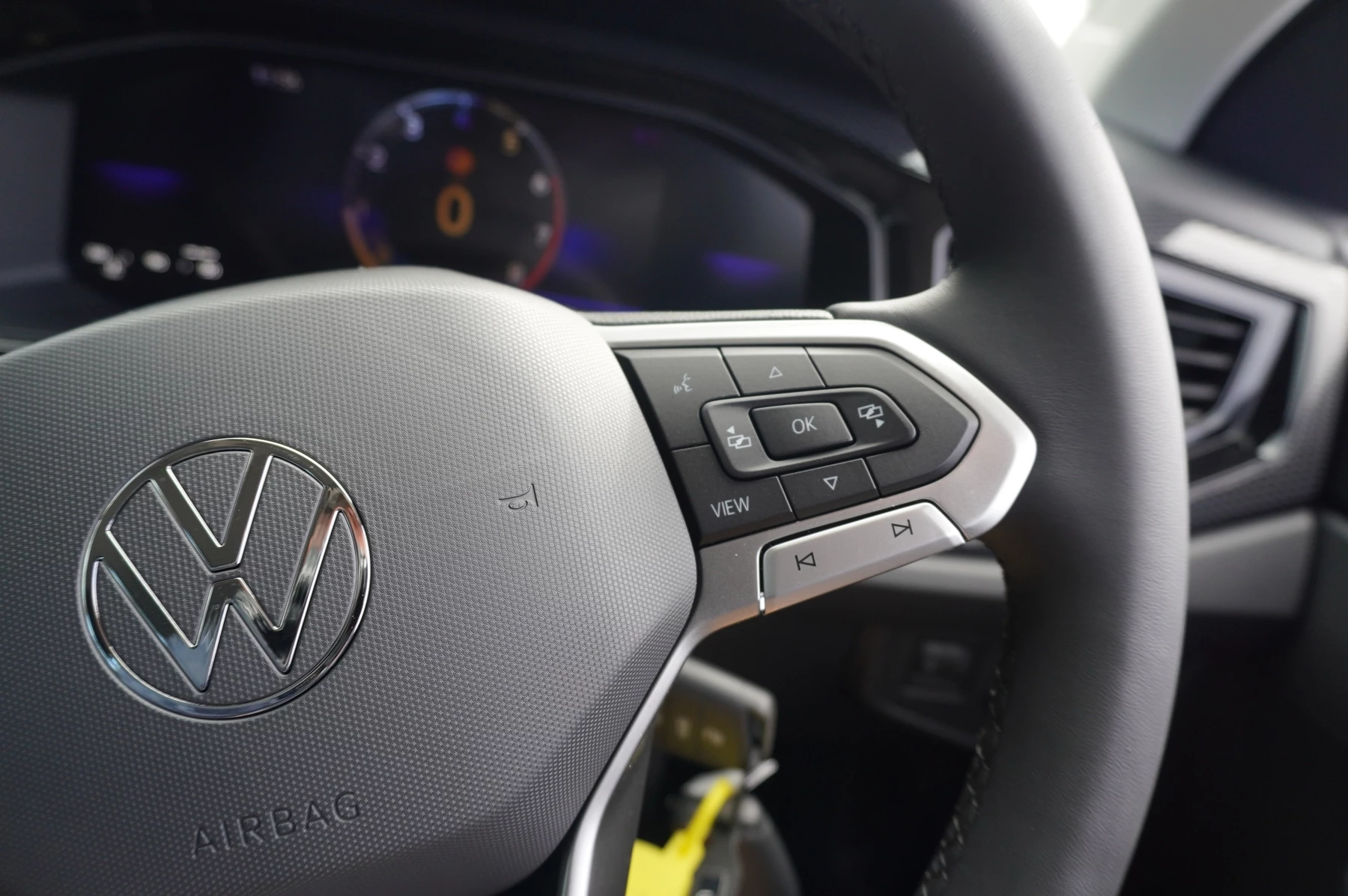 Volkswagen-Polo-image-28