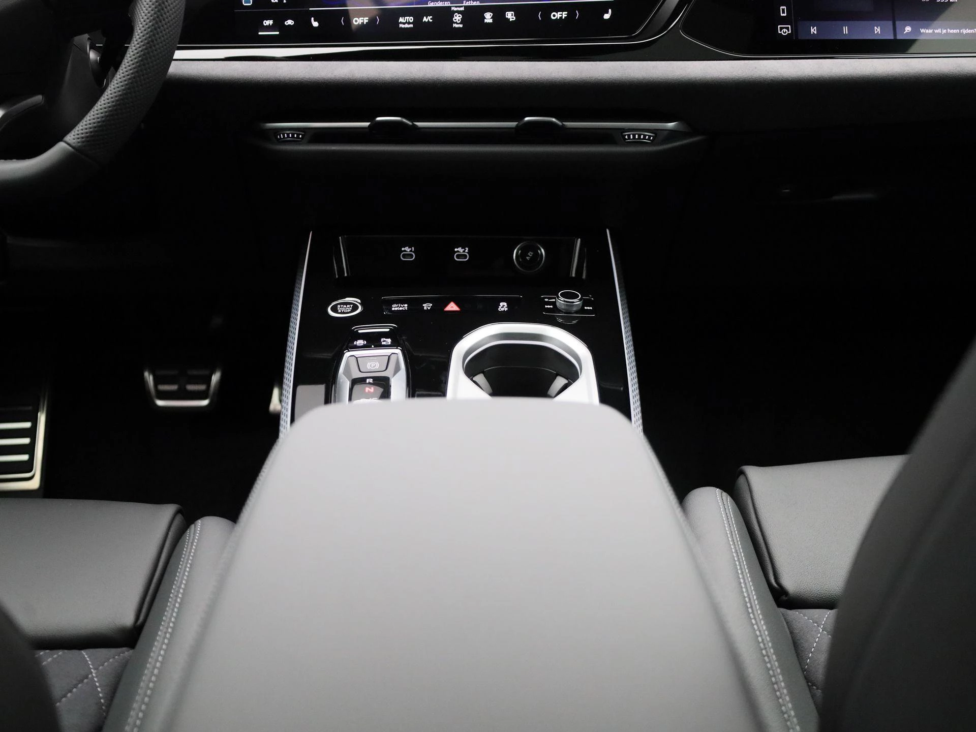 Audi A6 Avant 2.0 e-hybrid quattro S edition 299 PK