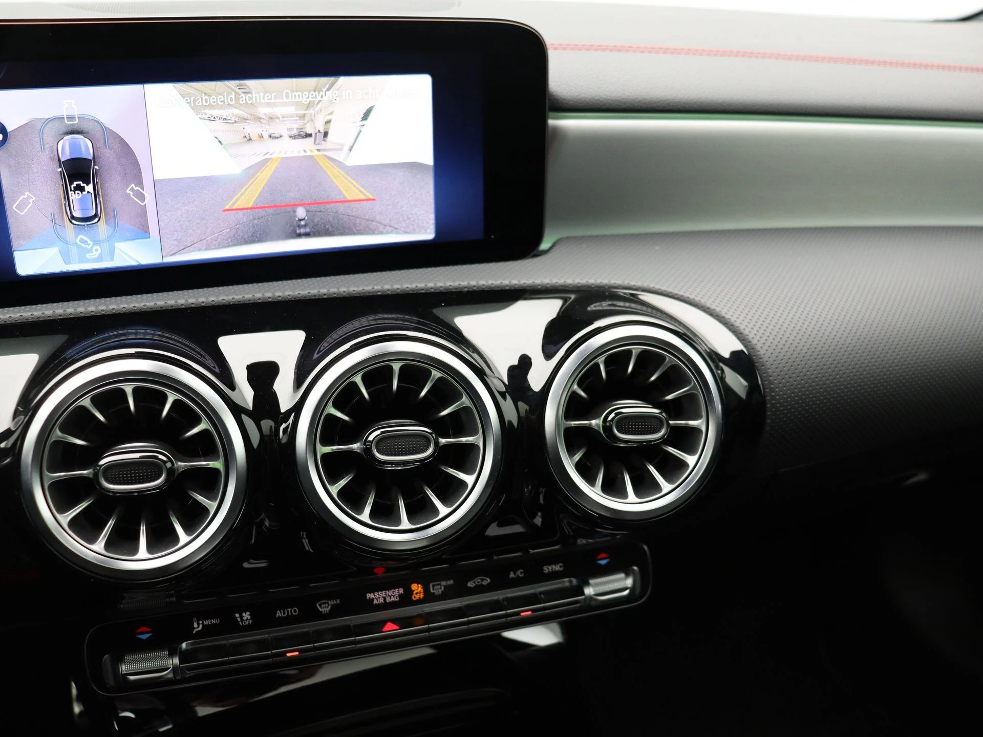 Mercedes-Benz-CLA-image-14