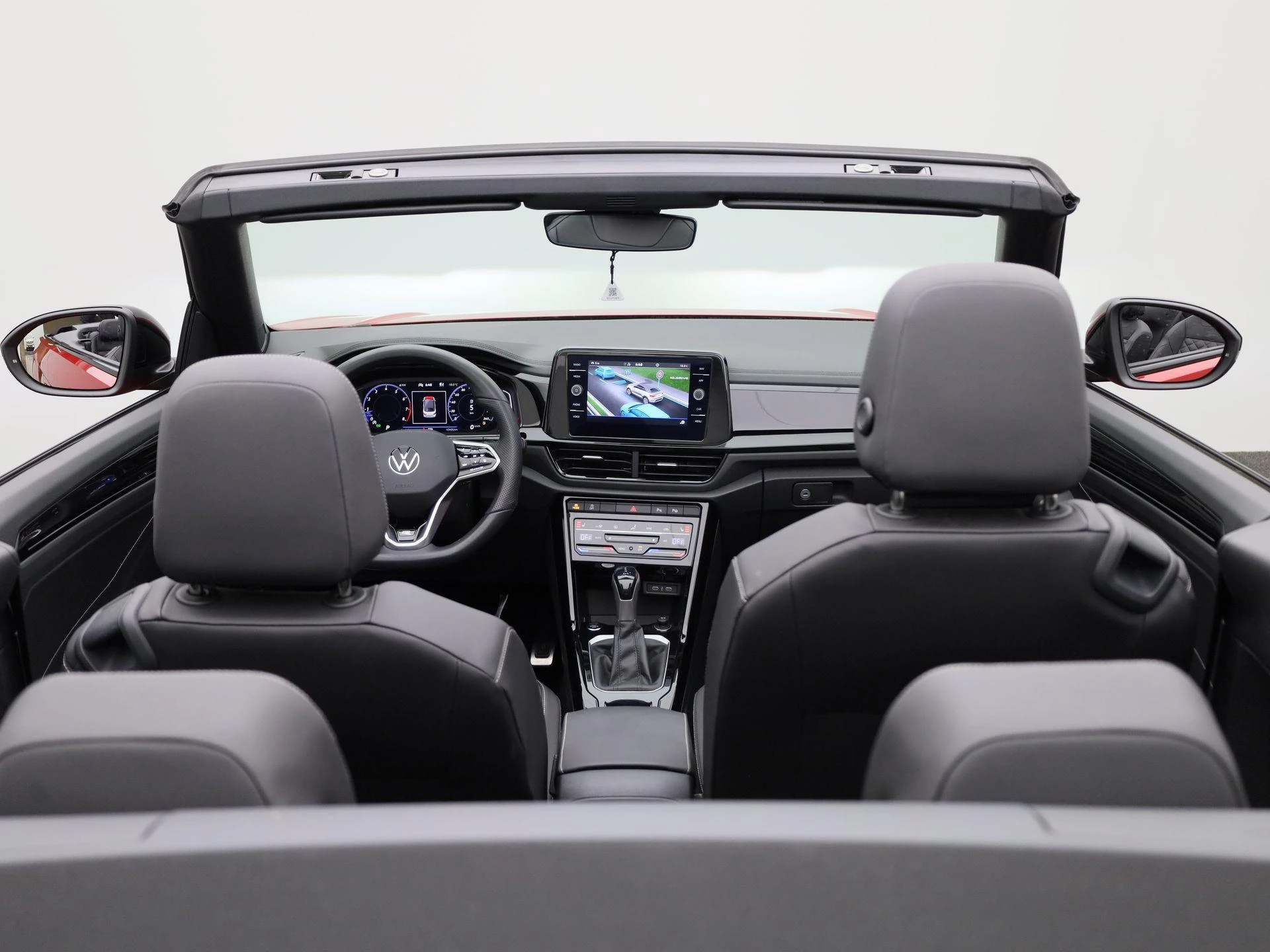 Volkswagen-T-Roc-image-39
