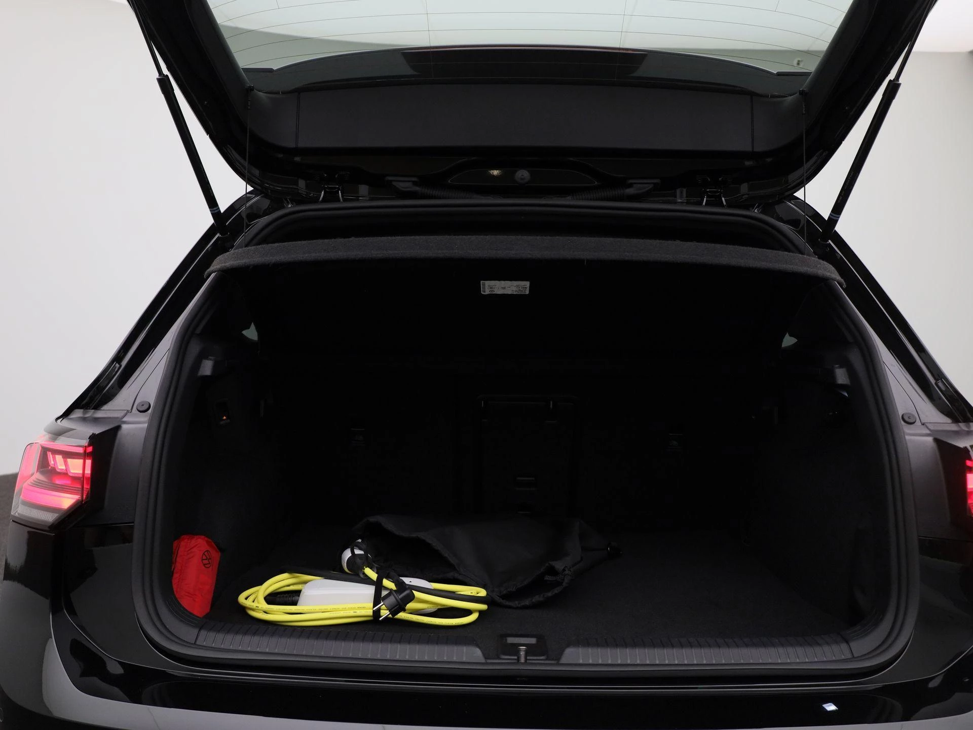 Volkswagen-Golf-image-13