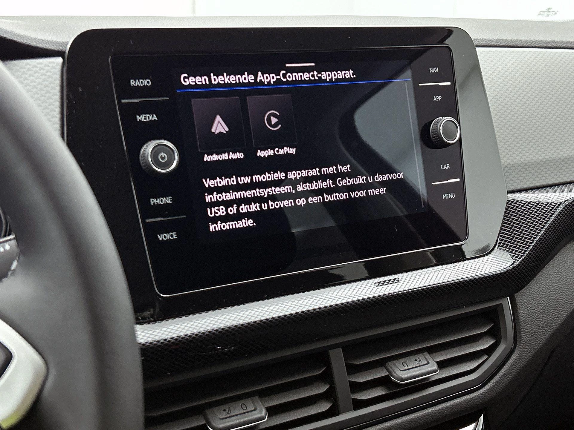 Volkswagen-T-Cross-image-11