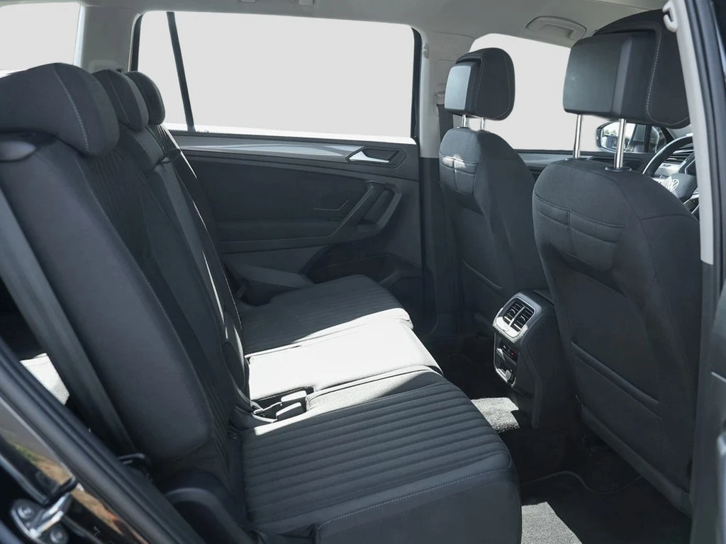 Volkswagen-Tiguan Allspace-image-9