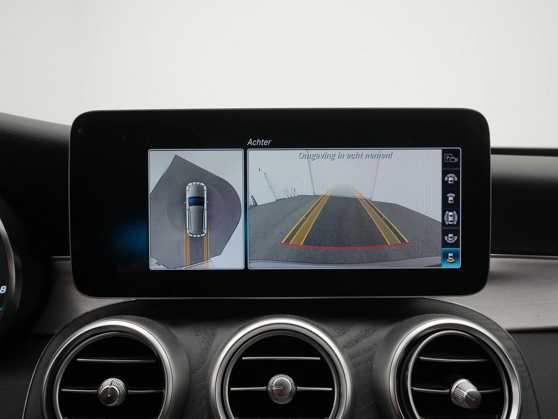 Mercedes-Benz-C-Klasse-image-11