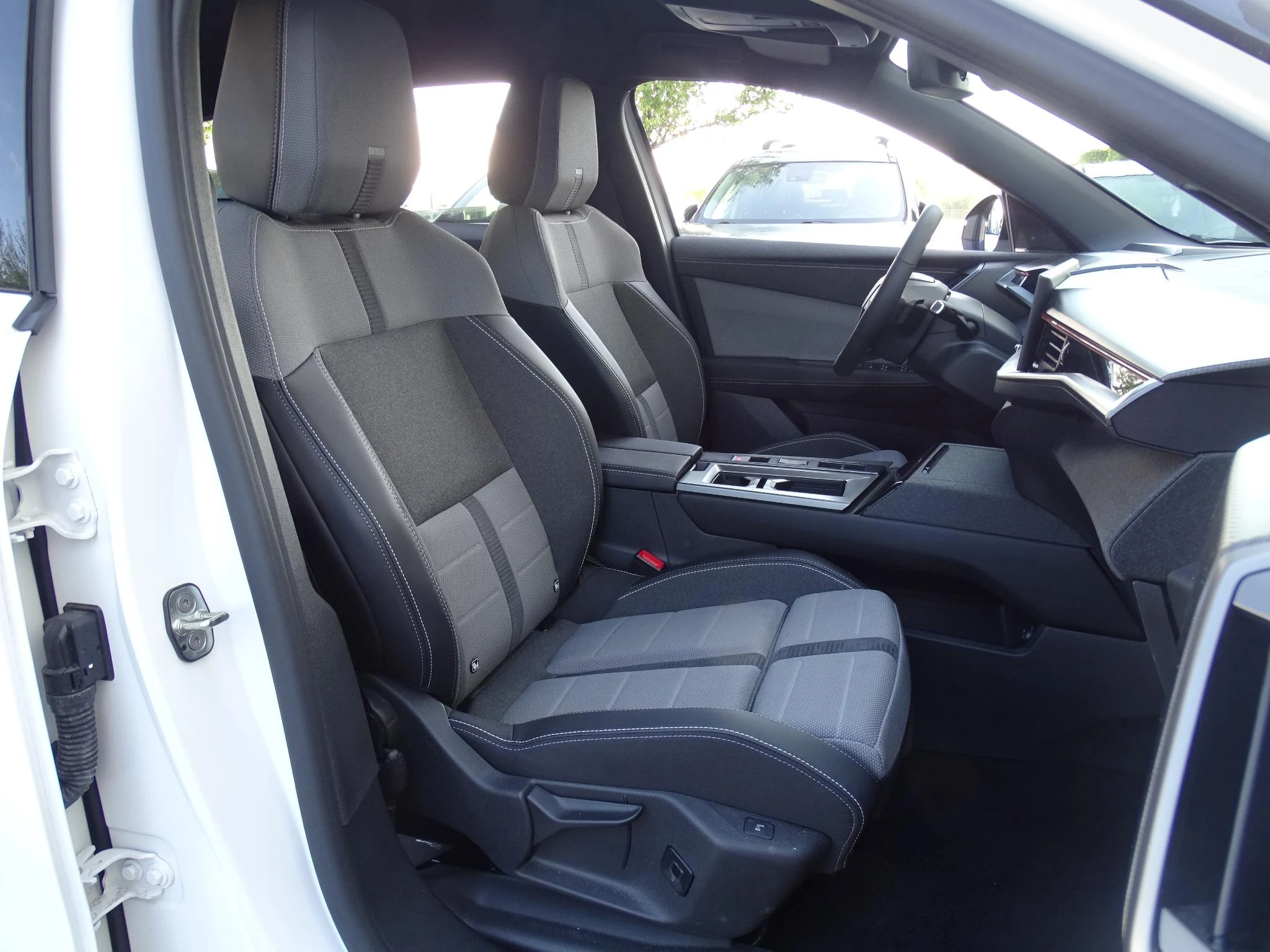Opel-Grandland-image-12