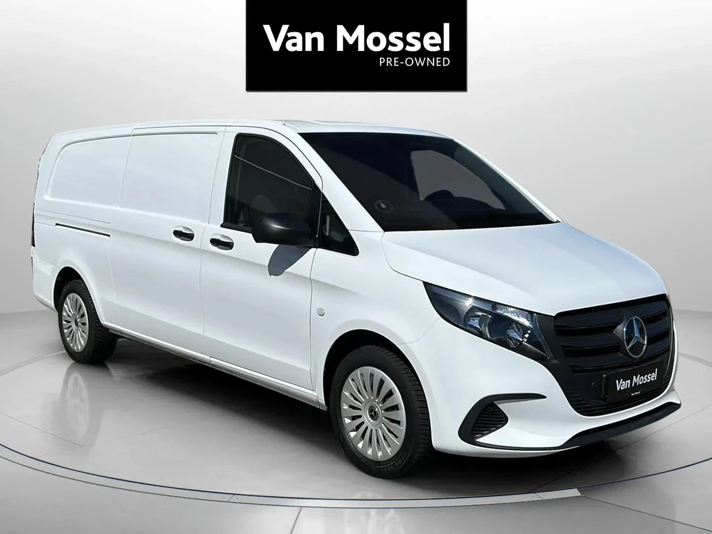Mercedes-Benz-Vito-image-7