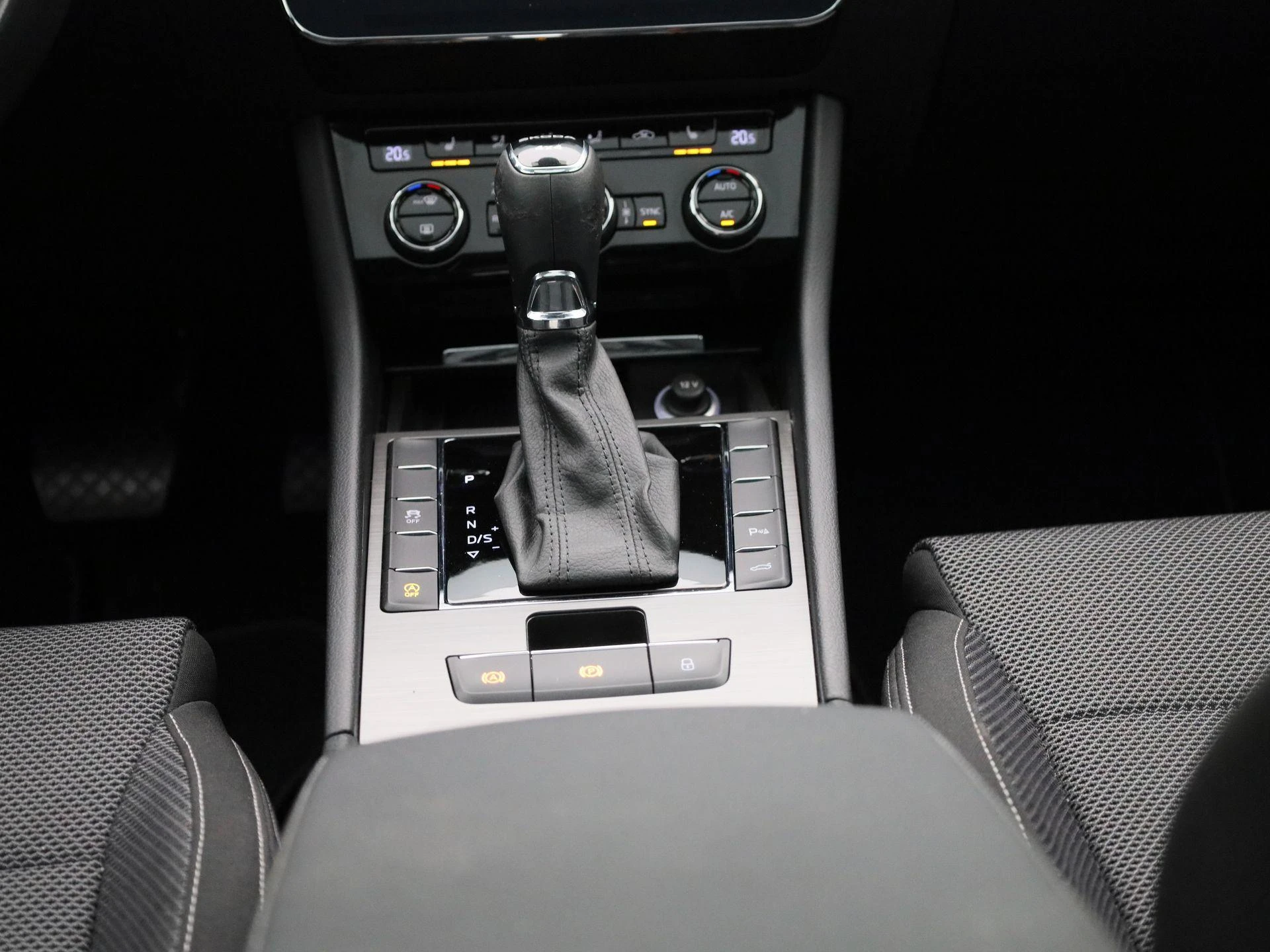 Škoda-Superb-image-11