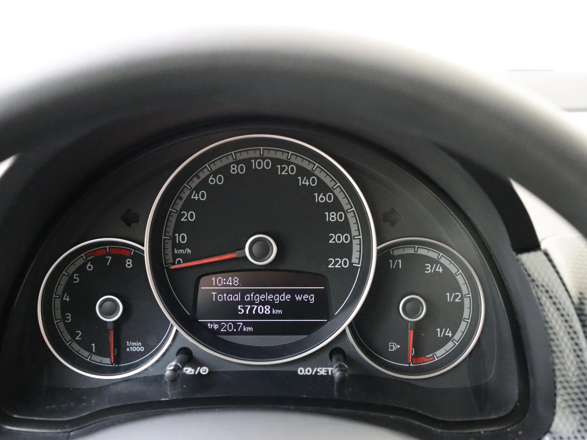 Volkswagen-up!-image-10