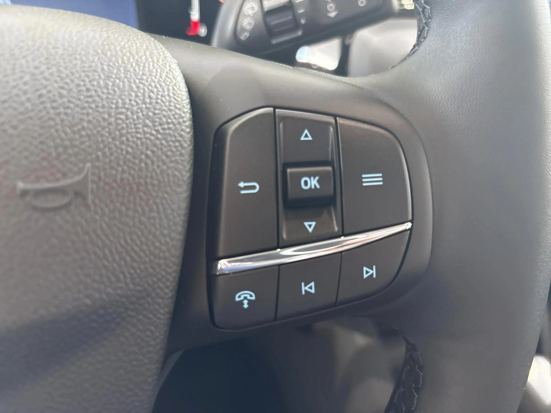 Ford-Tourneo Courier-image-16