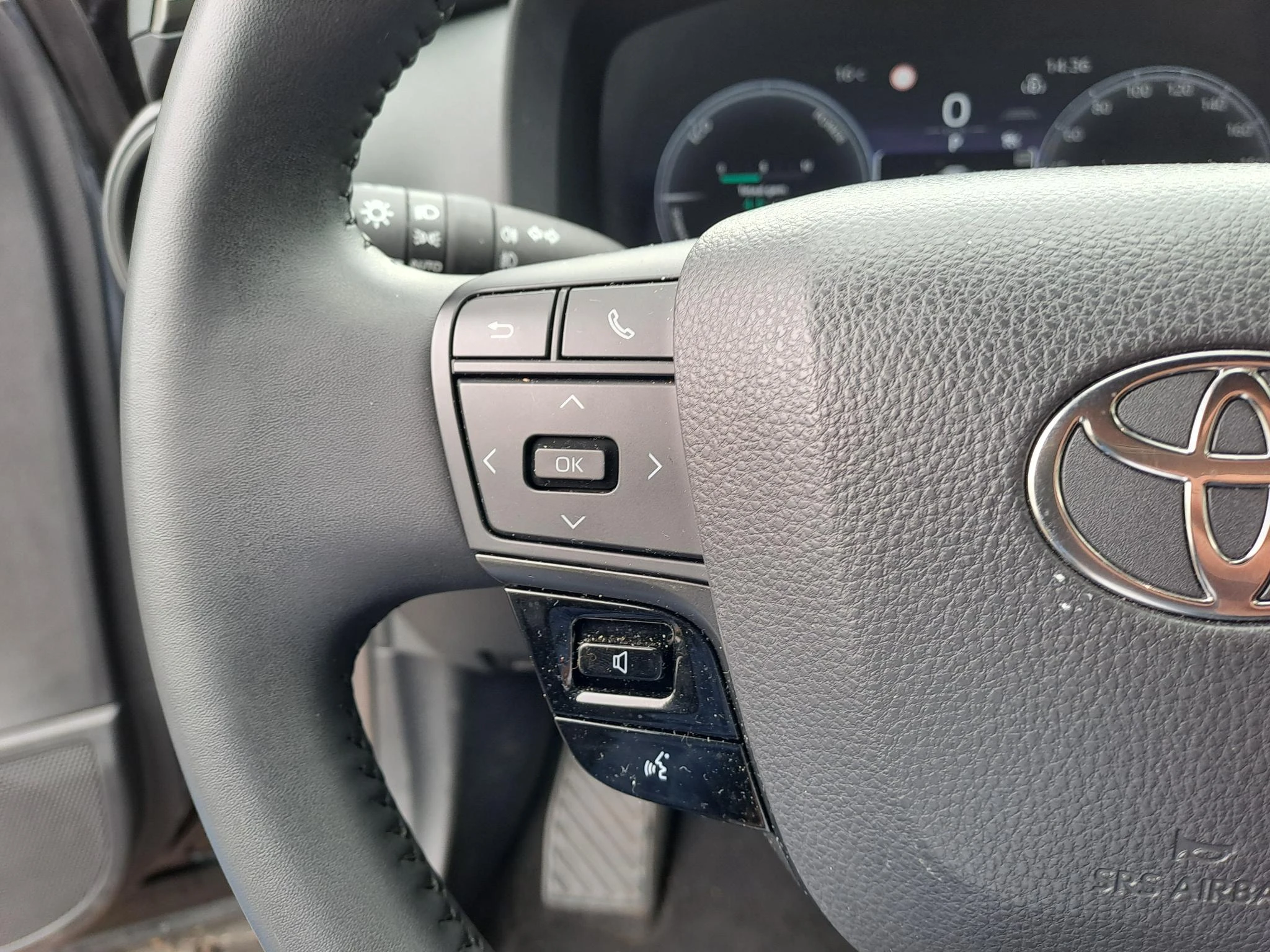 Toyota-C-HR-image-14