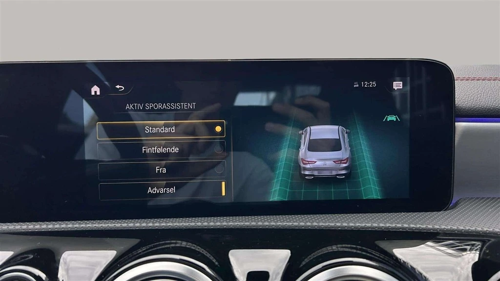 Mercedes-Benz-CLA-image-23