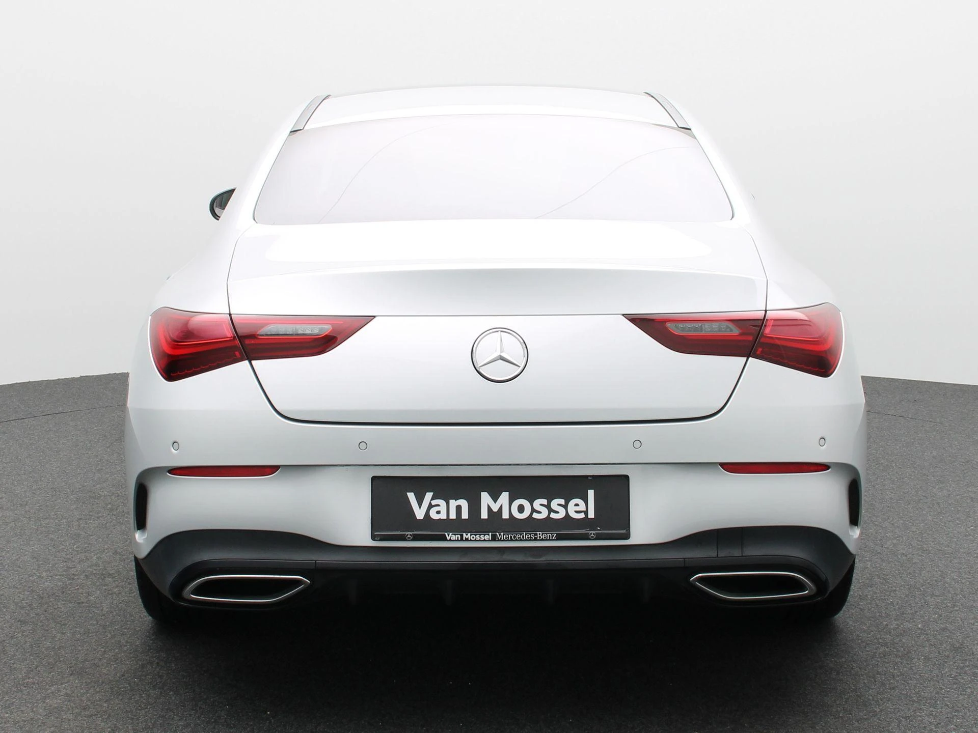 Mercedes-Benz-CLA-image-4