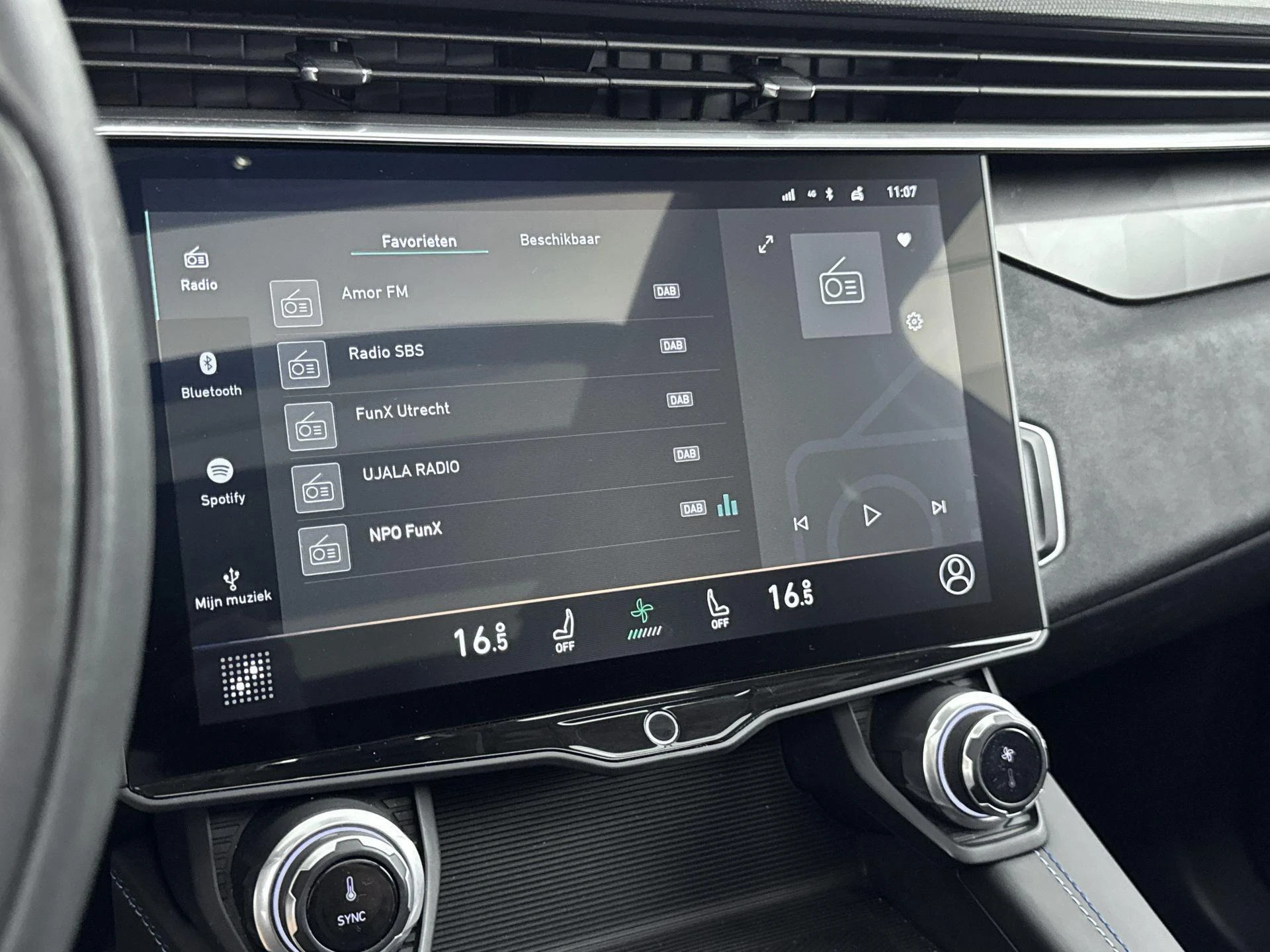 Lynk & Co-01-image-5