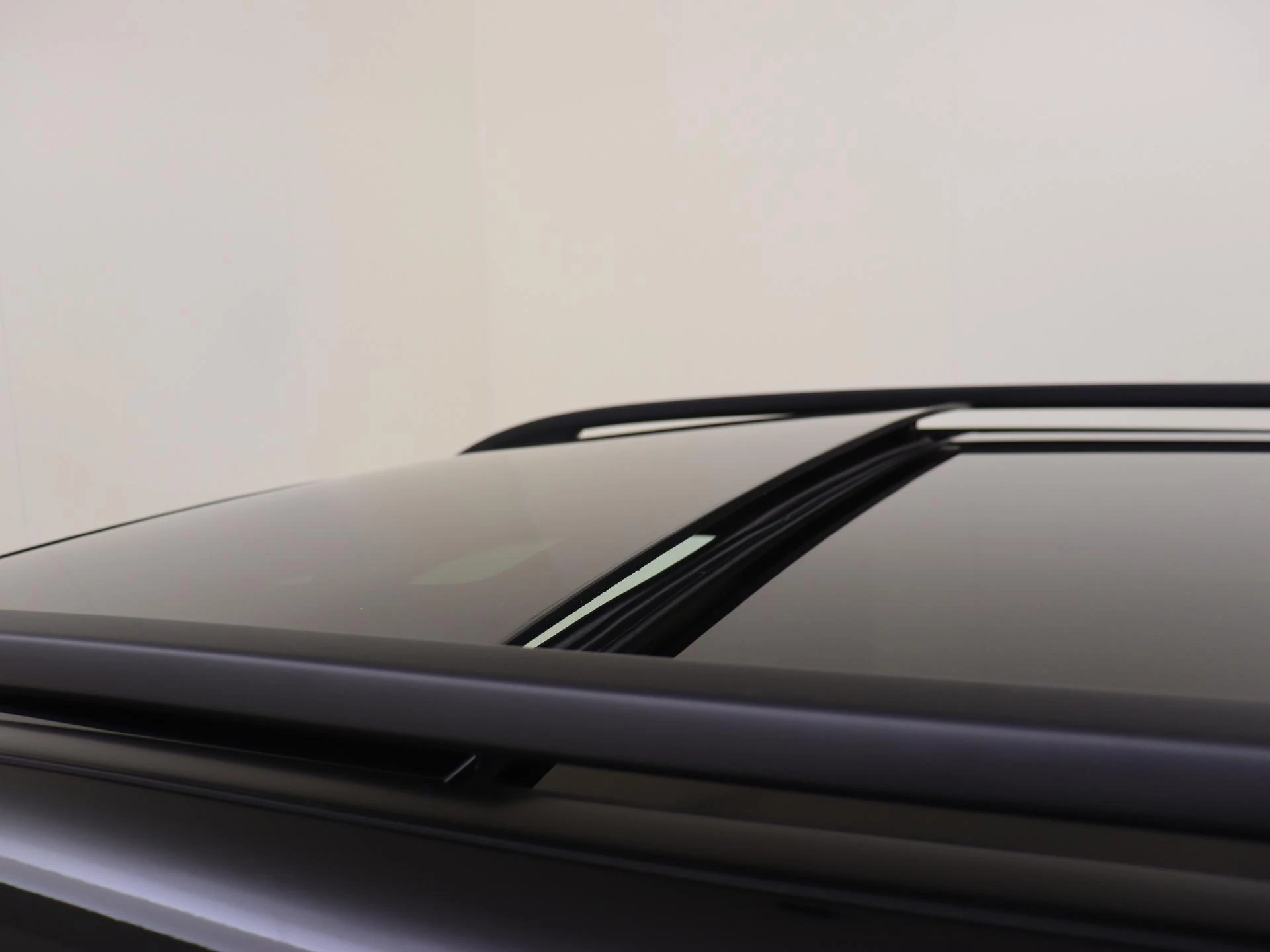 Mercedes-Benz-GLS-image-29