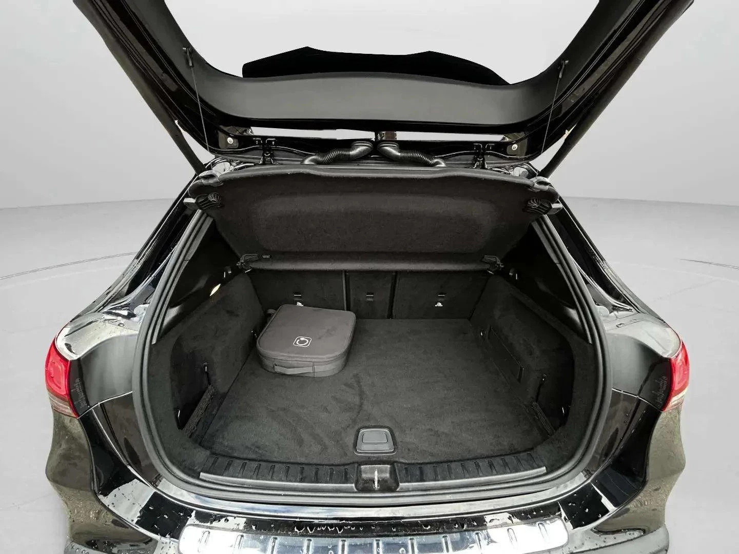 Mercedes-Benz-EQA-image-20