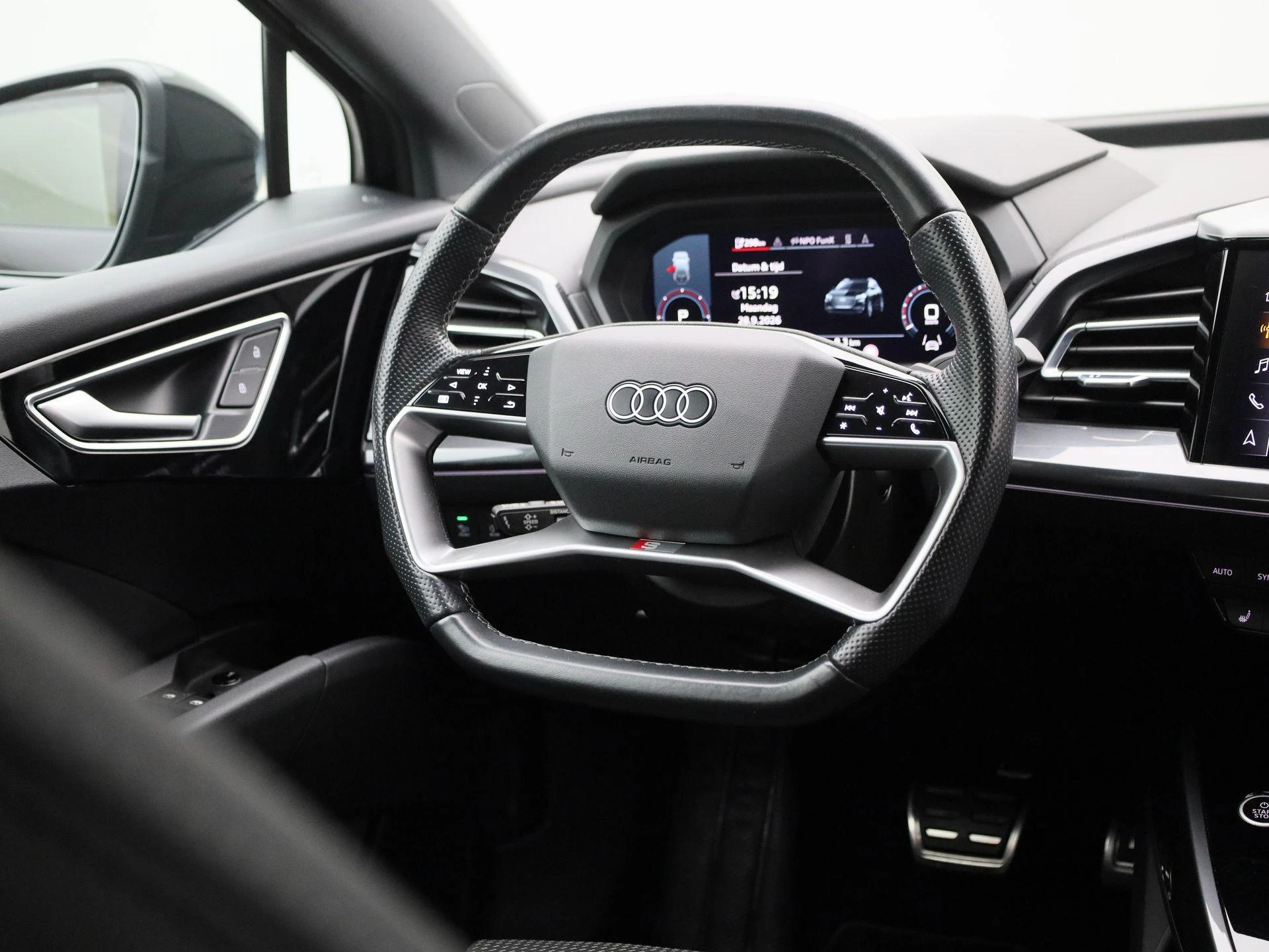 Audi-Q4 e-tron-image-8