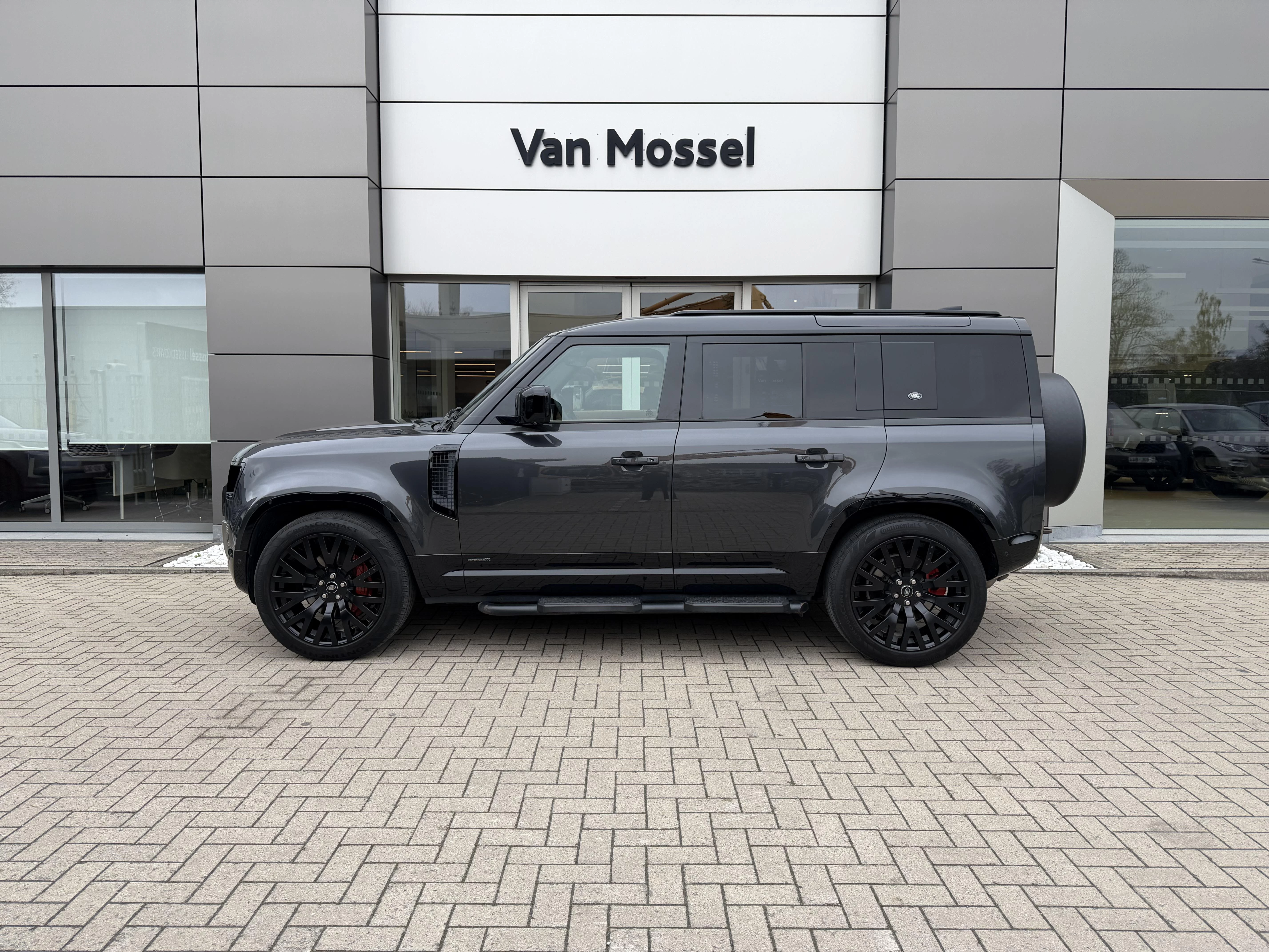 Land Rover Defender P400 XS Edition